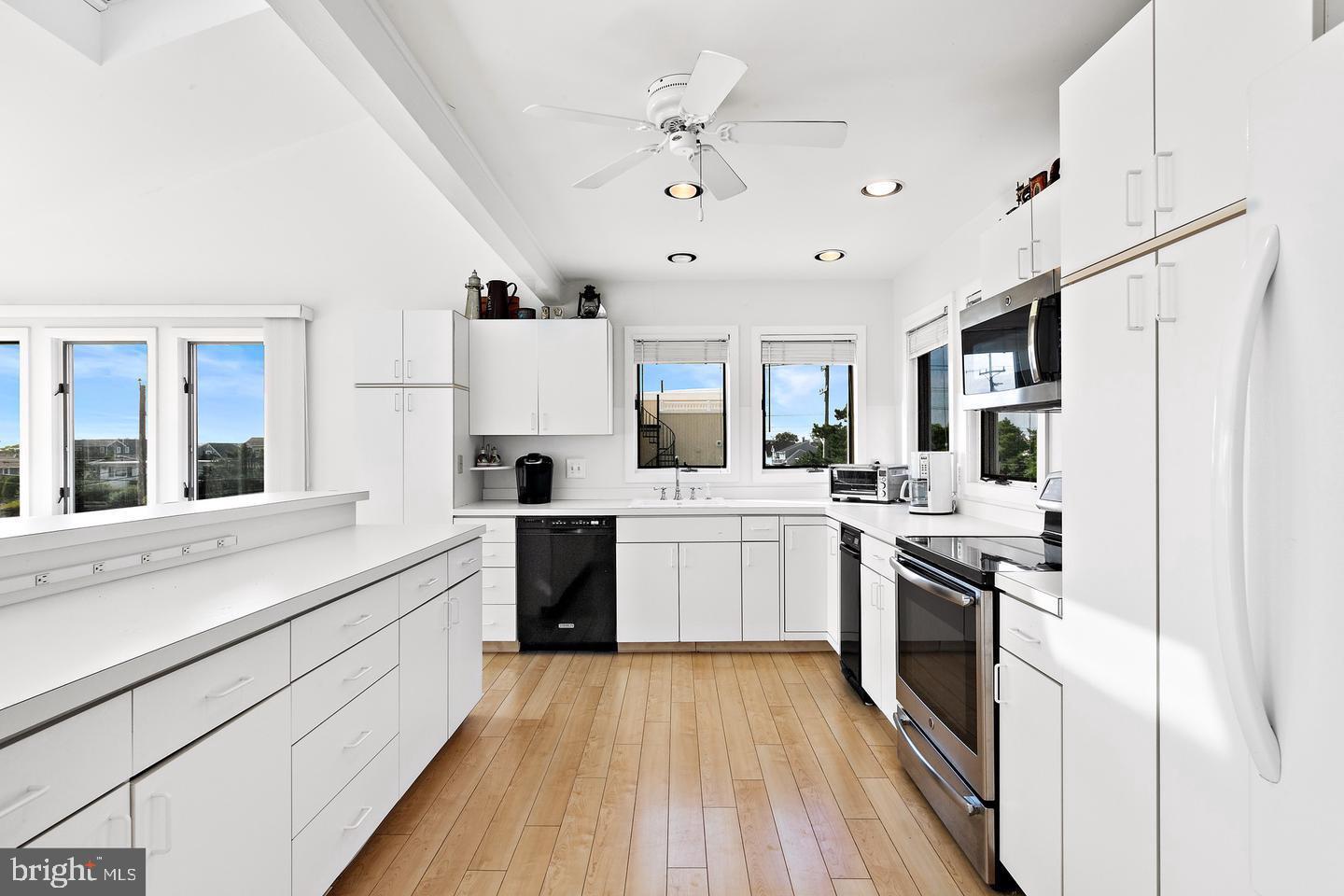 1039-B Long Beach Blvd