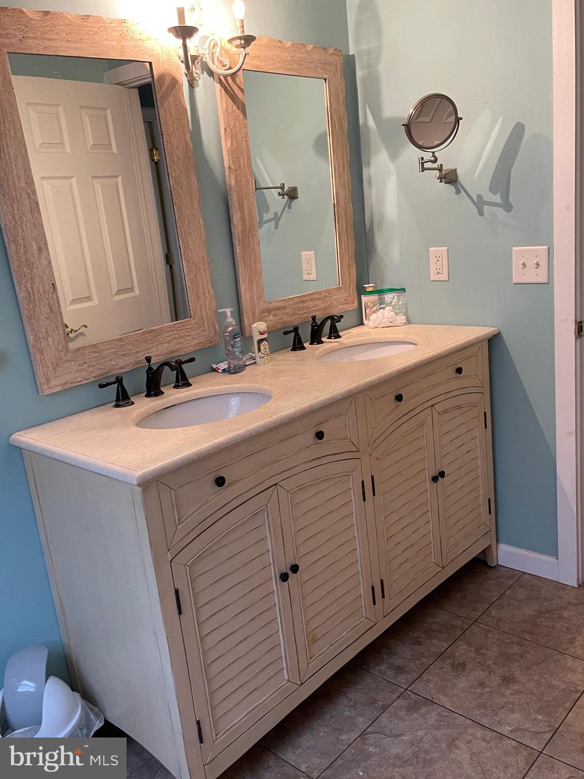 2609 Long Beach