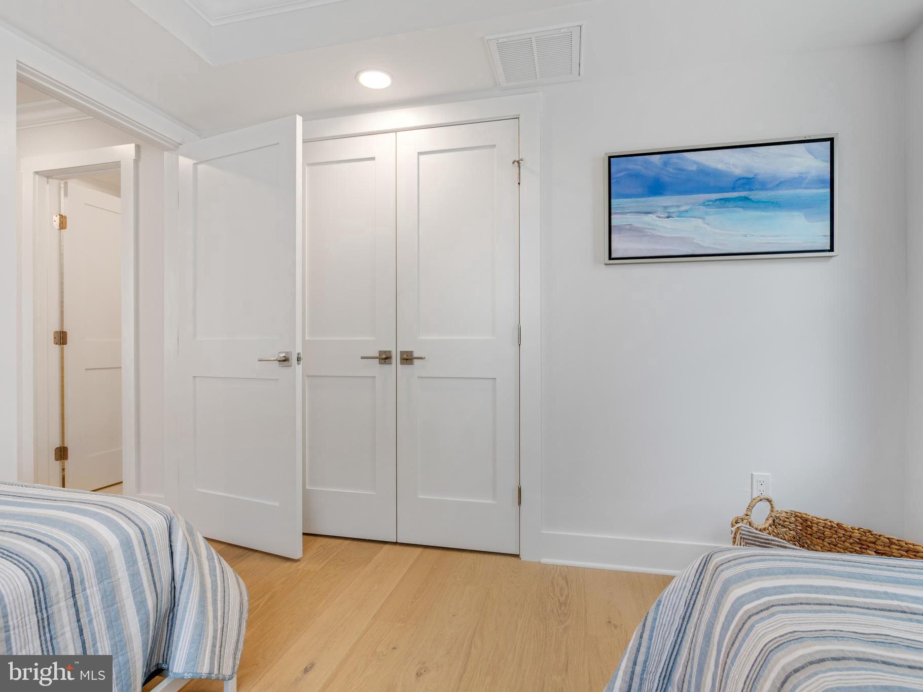 10-B W MARSHALL AVENUE