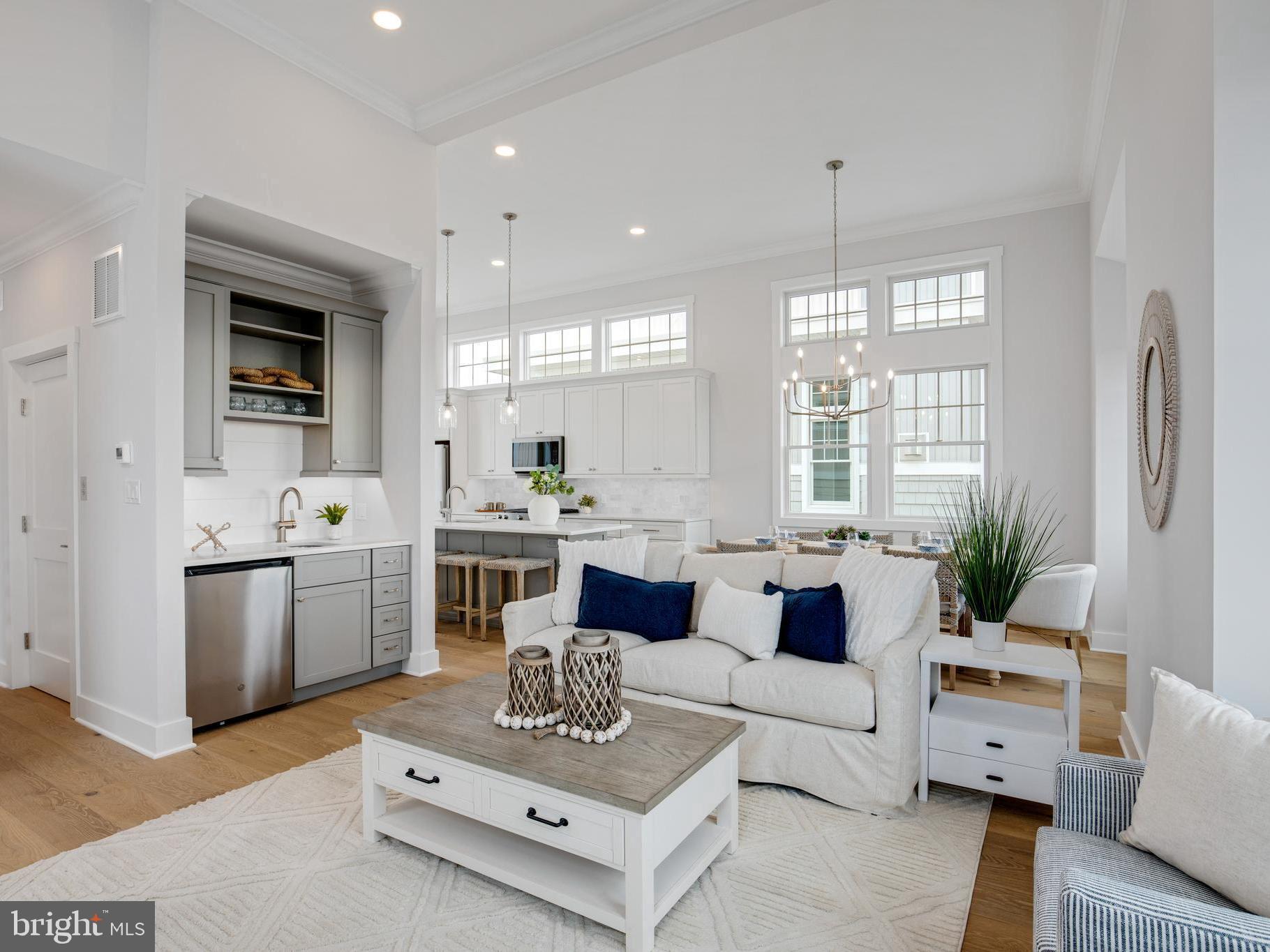 10-B W MARSHALL AVENUE