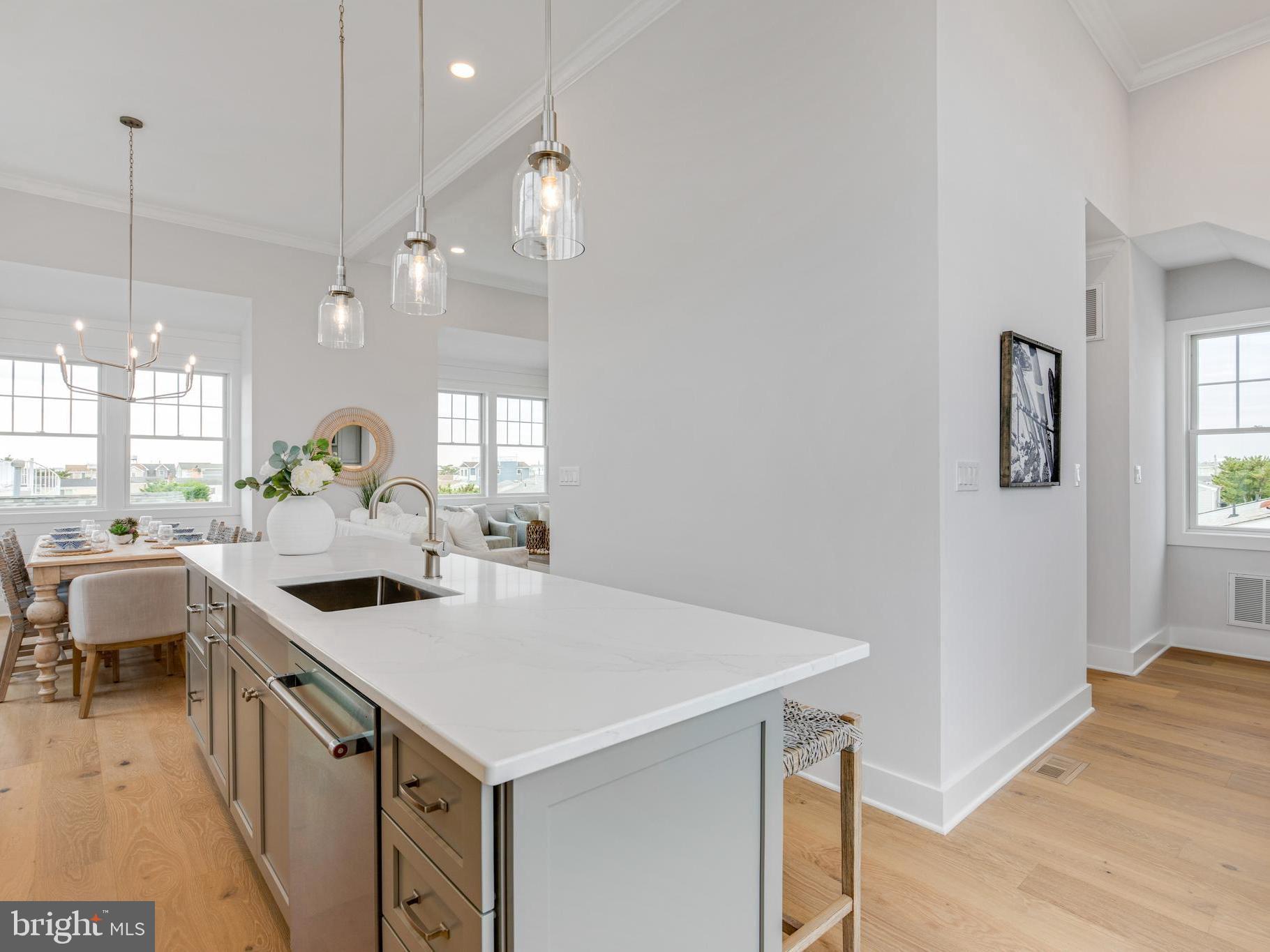 10-B W MARSHALL AVENUE