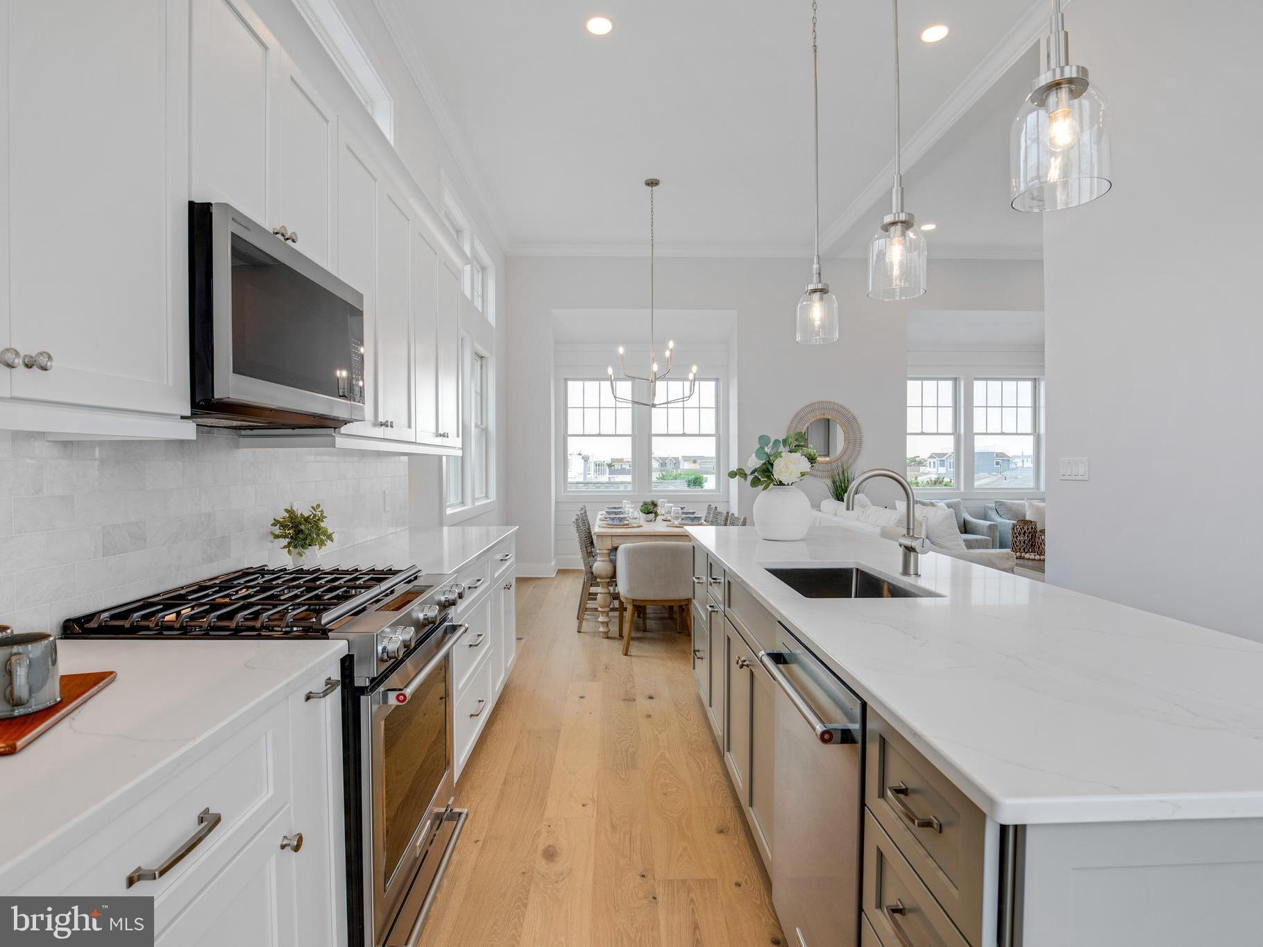 10-B W MARSHALL AVENUE