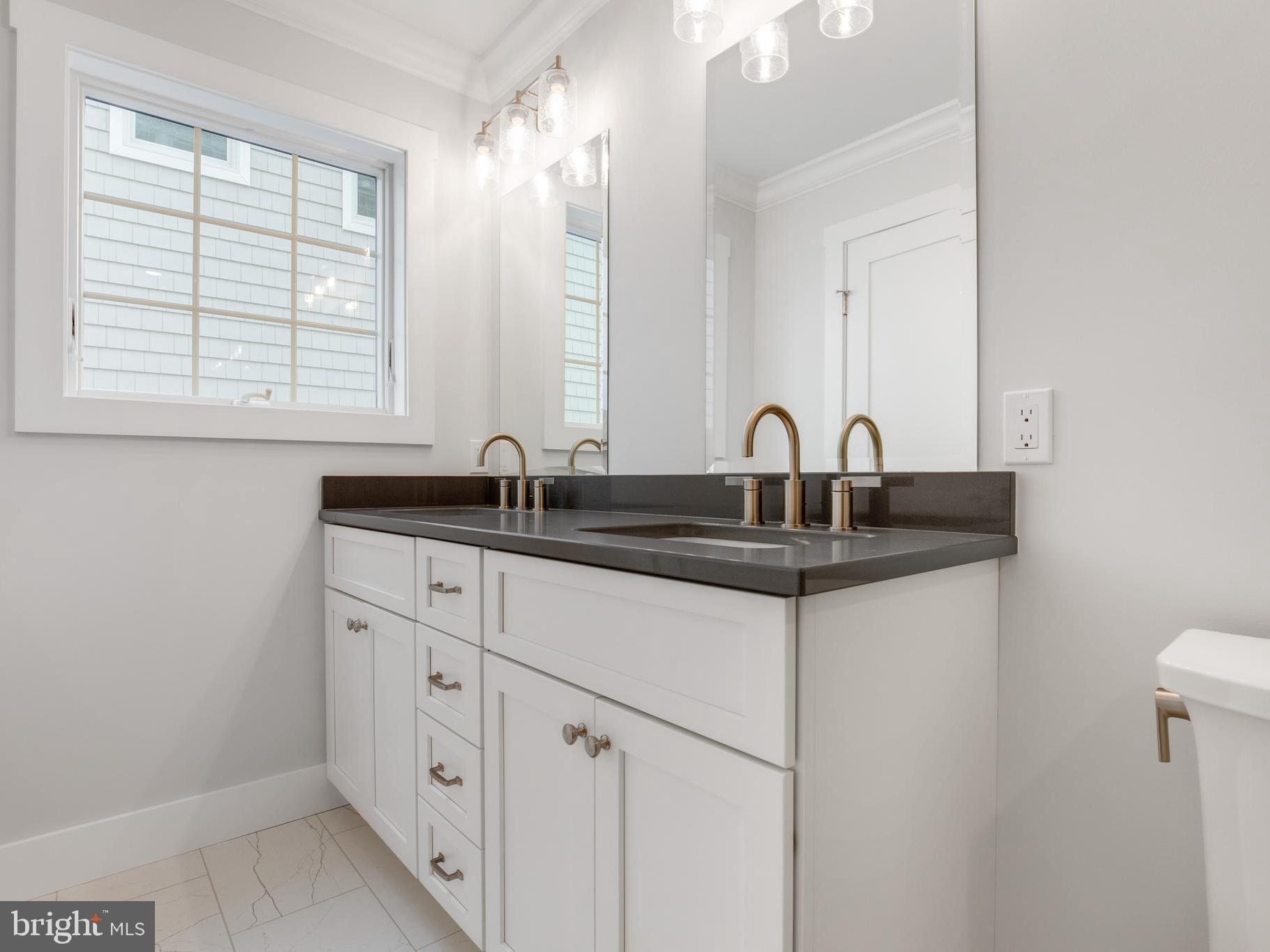 10-B W MARSHALL AVENUE