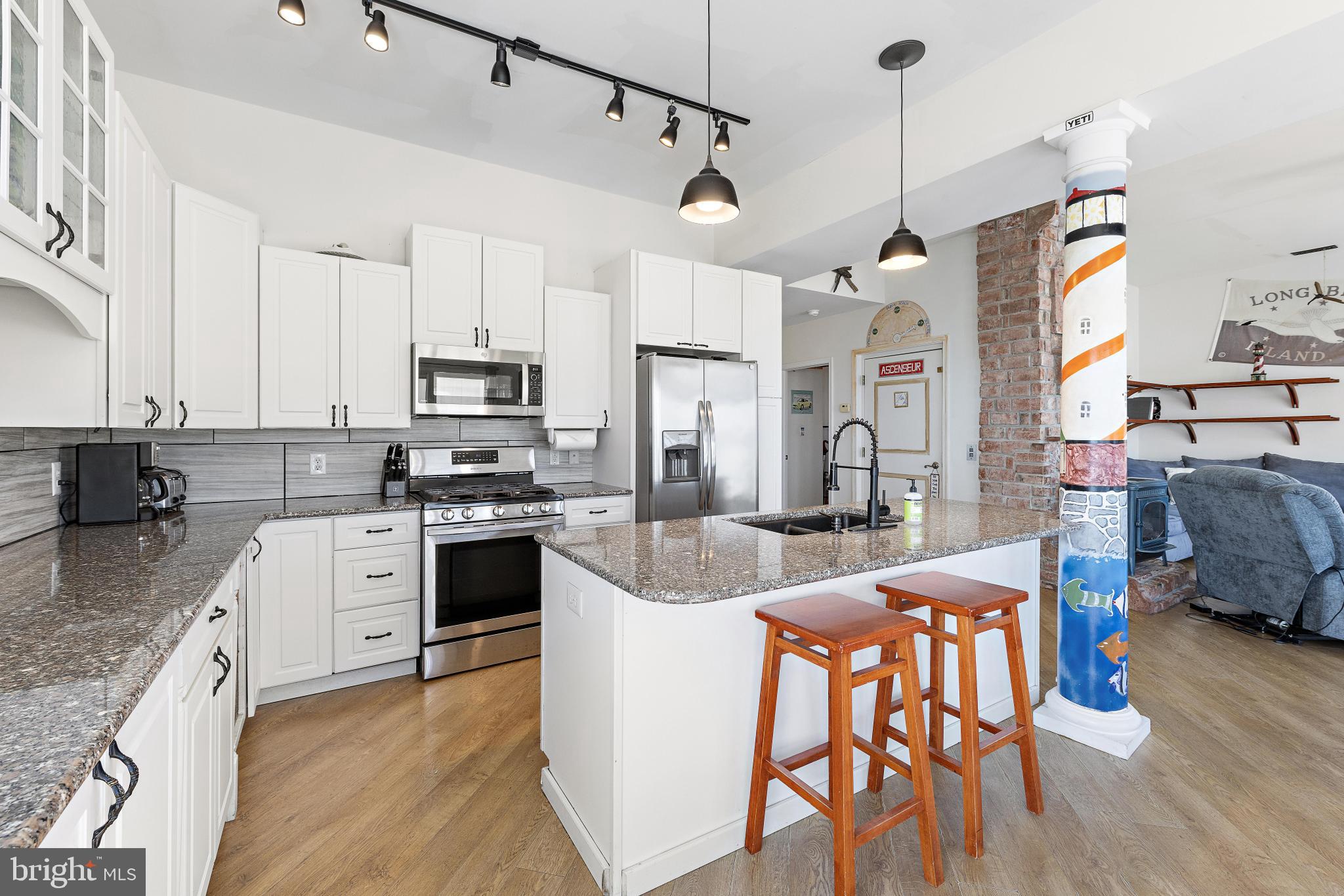 813 N OCEAN AVENUE