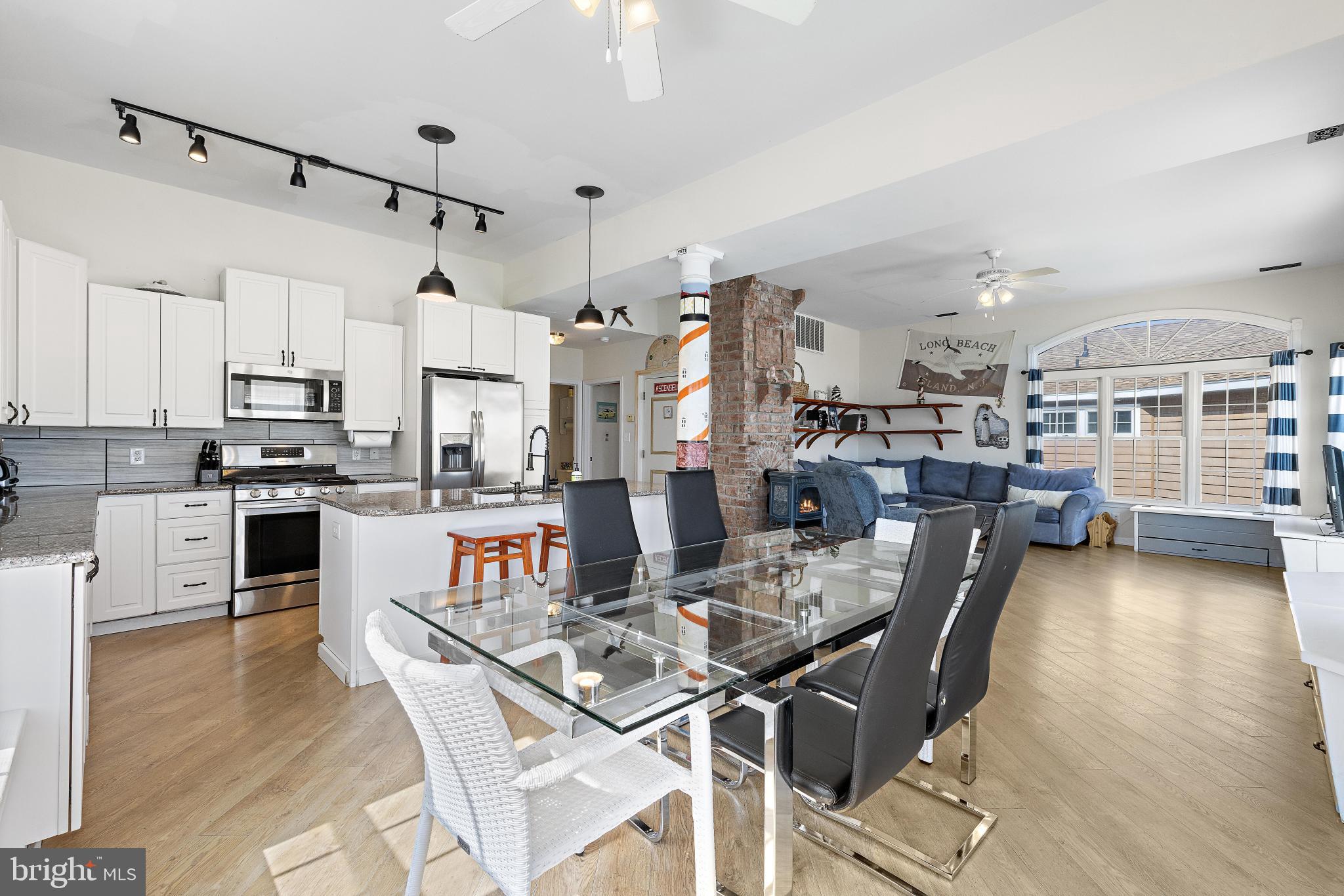 813 N OCEAN AVENUE