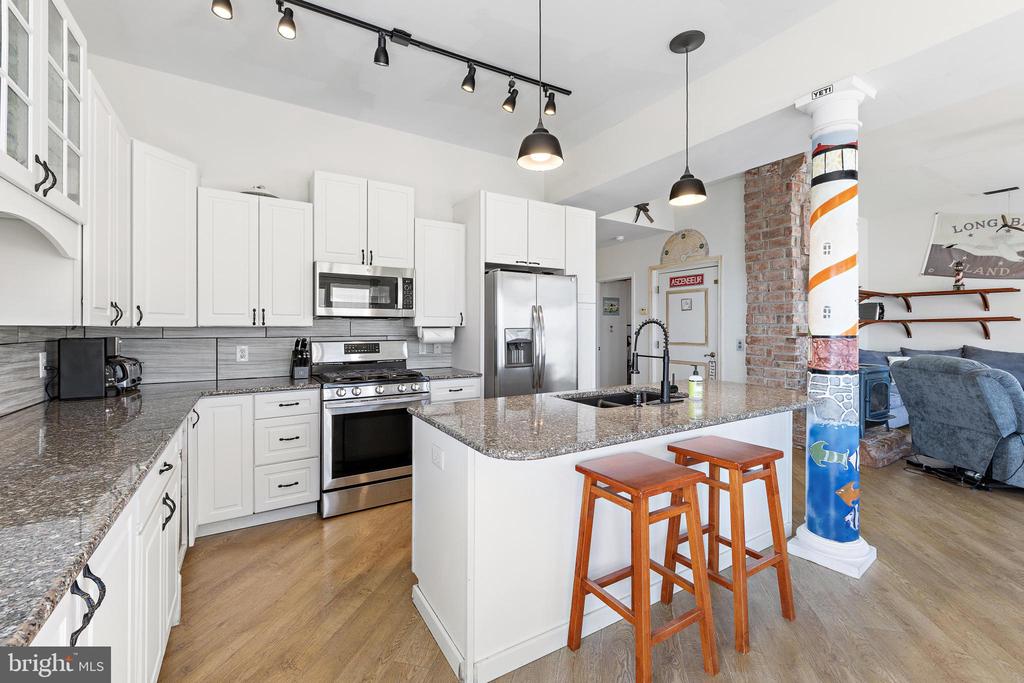 813 N OCEAN AVENUE