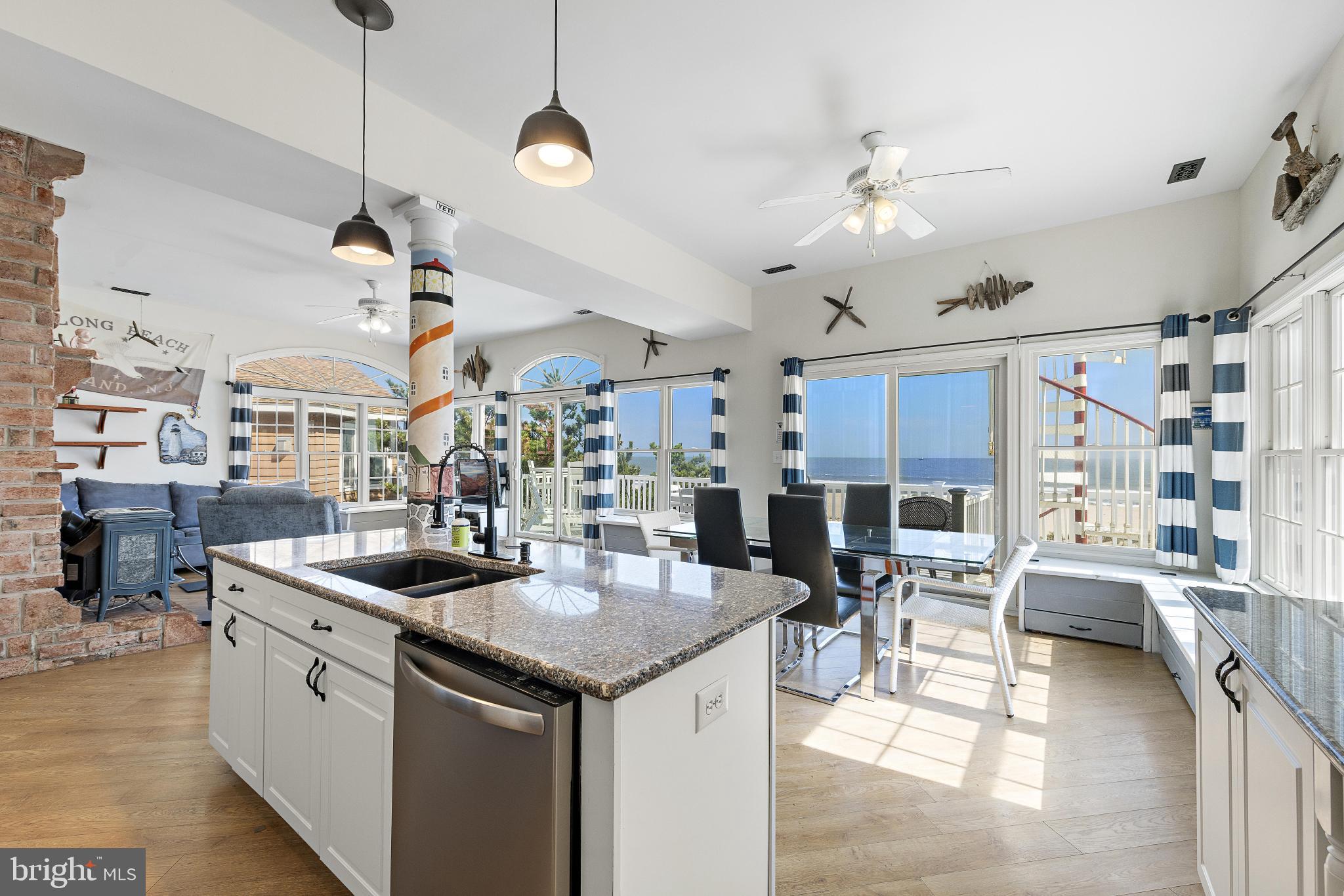 813 N OCEAN AVENUE