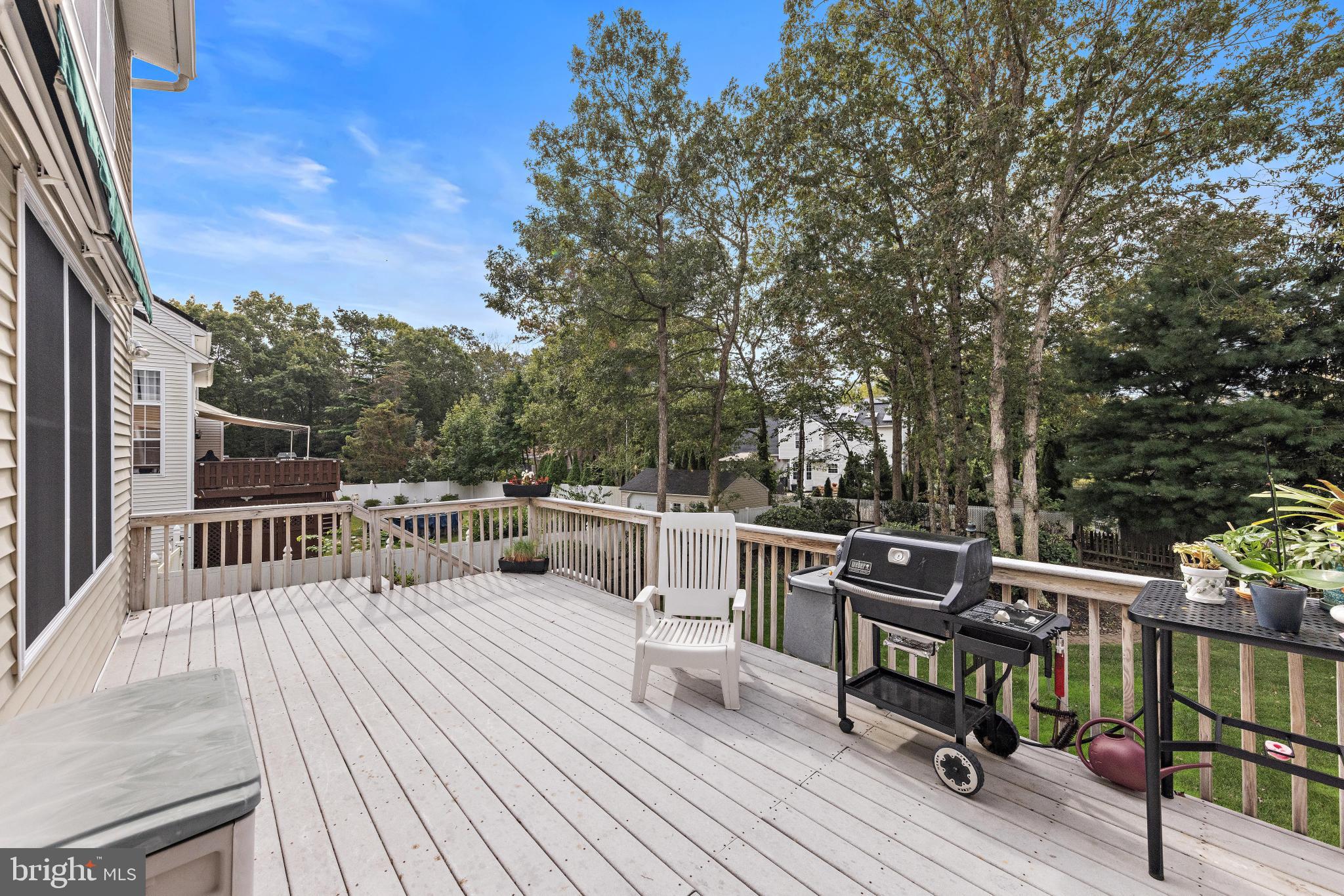 221 LAUREL COURT