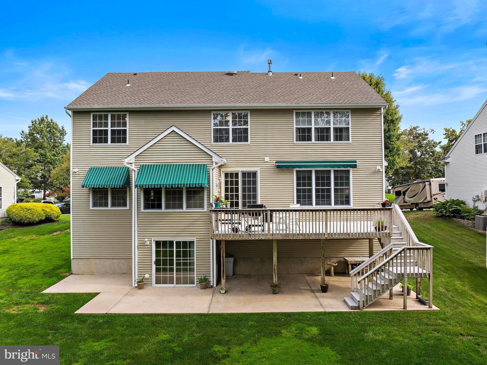 221 LAUREL COURT