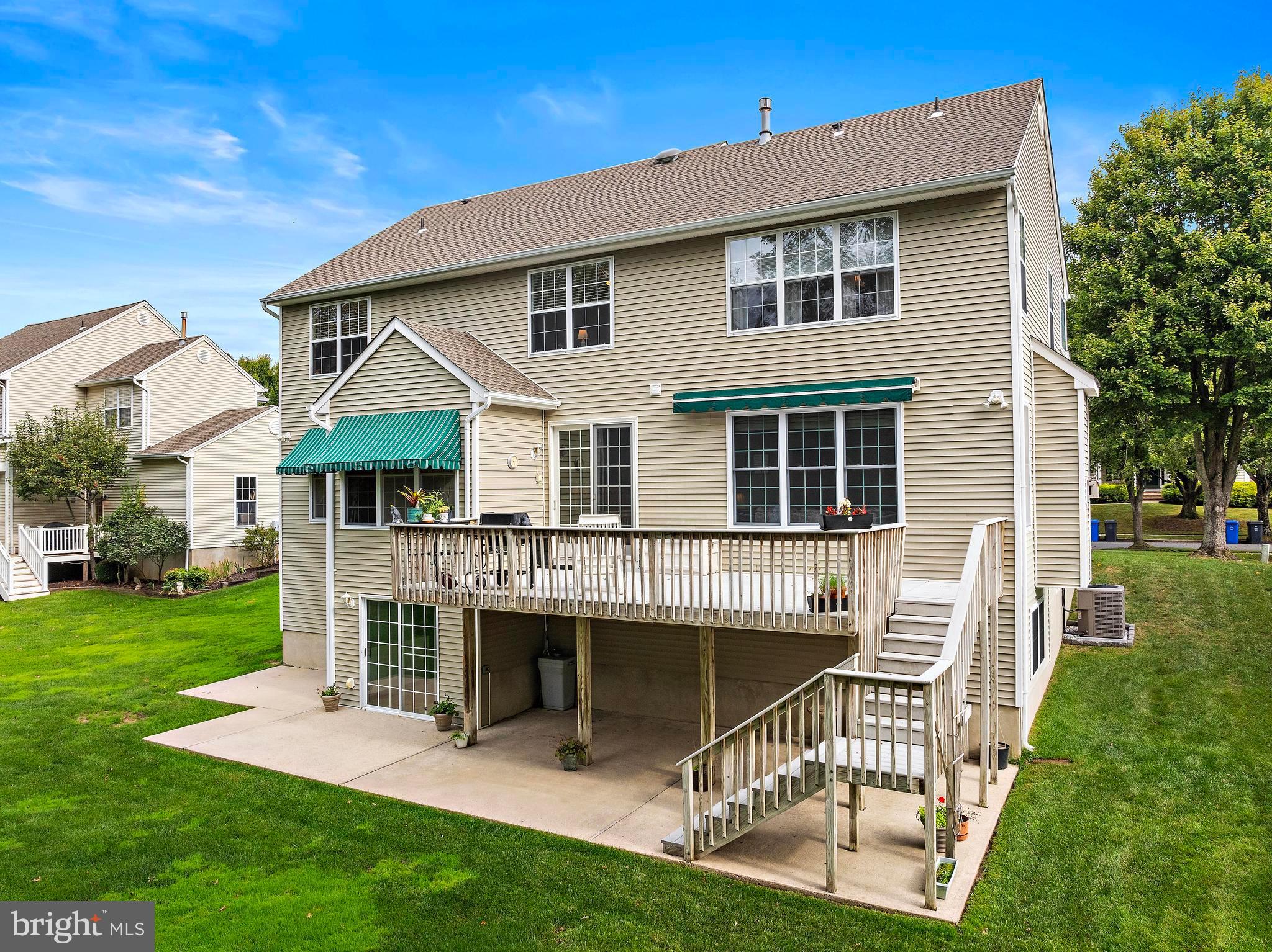 221 LAUREL COURT