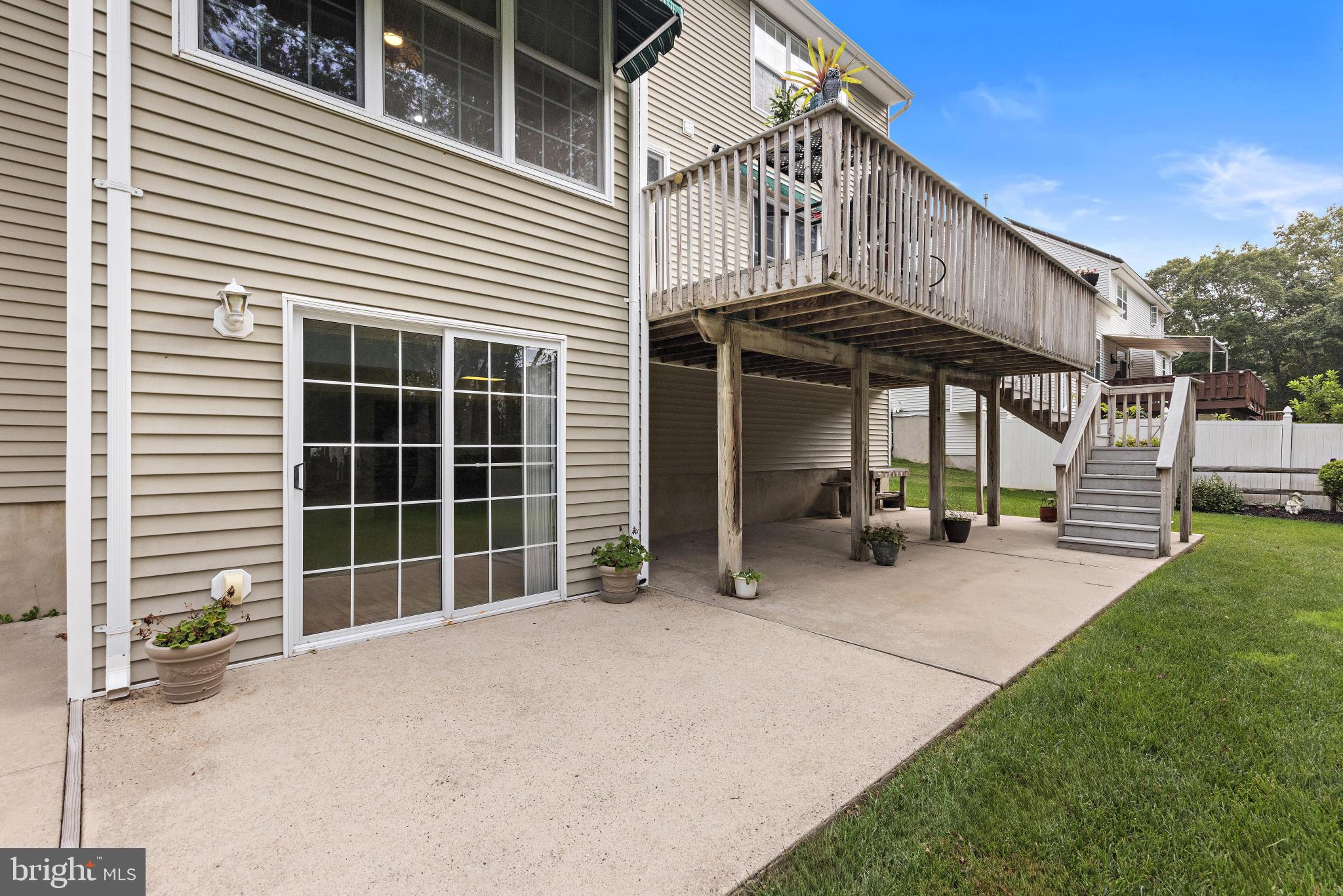 221 LAUREL COURT