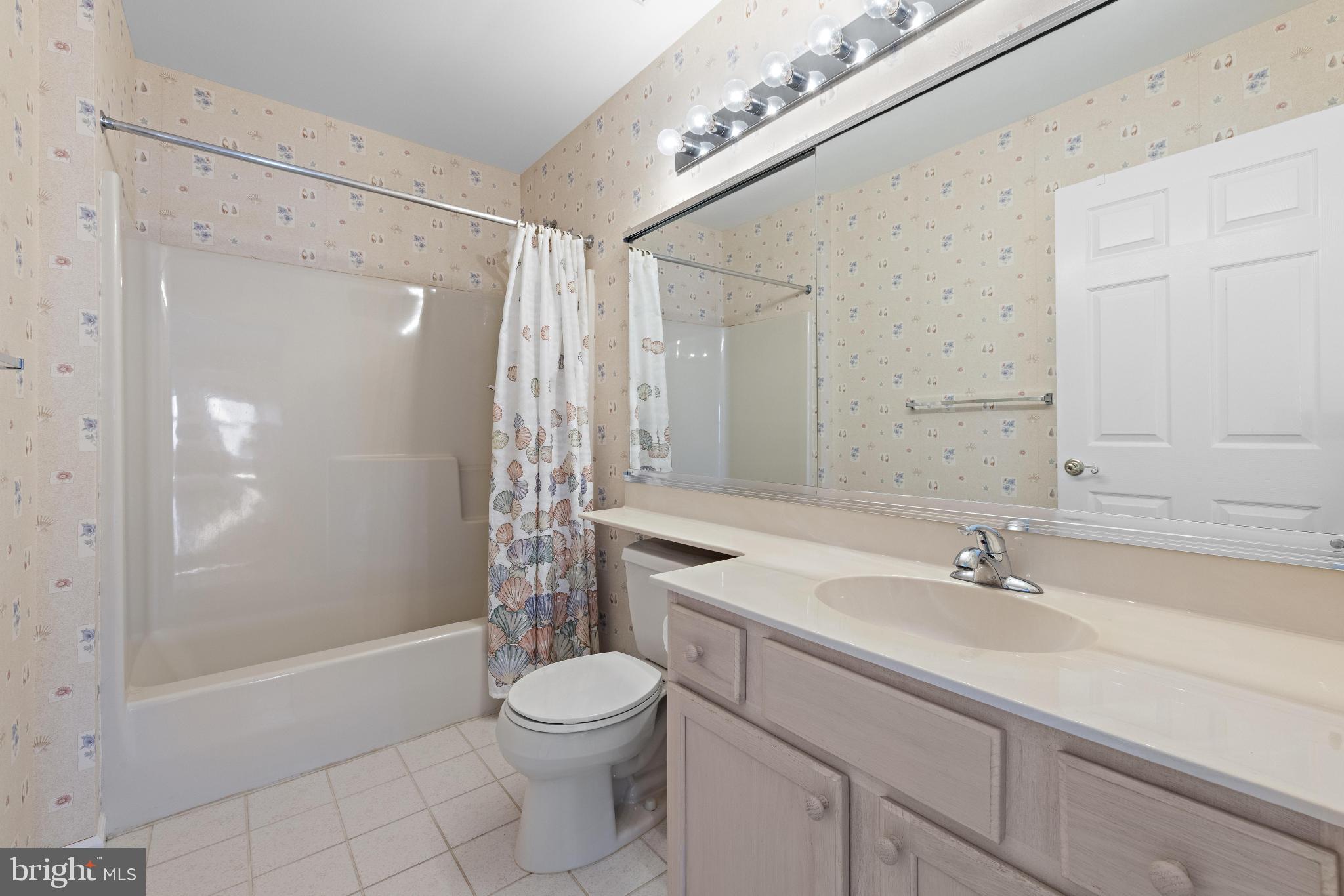 221 LAUREL COURT