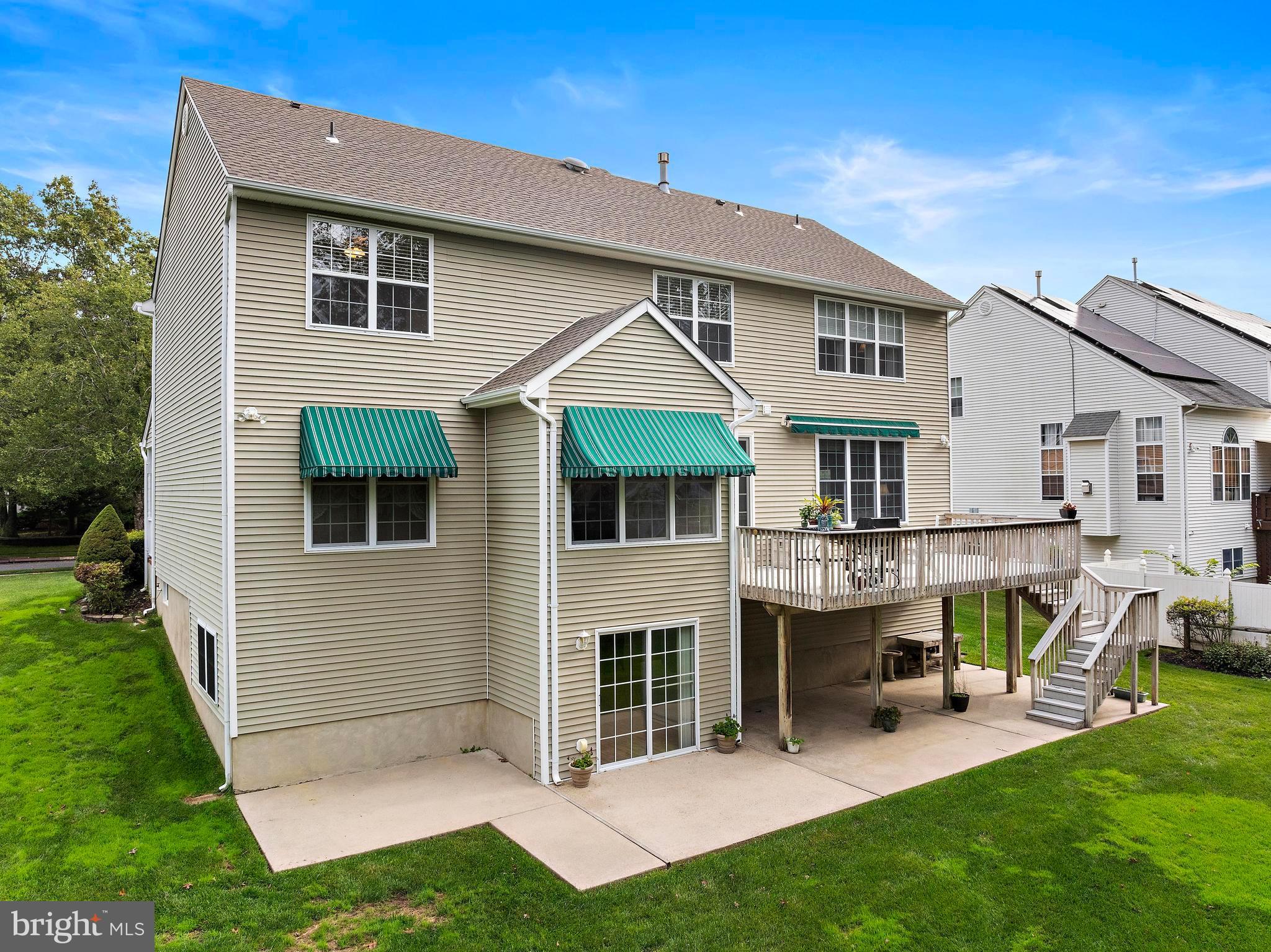 221 LAUREL COURT