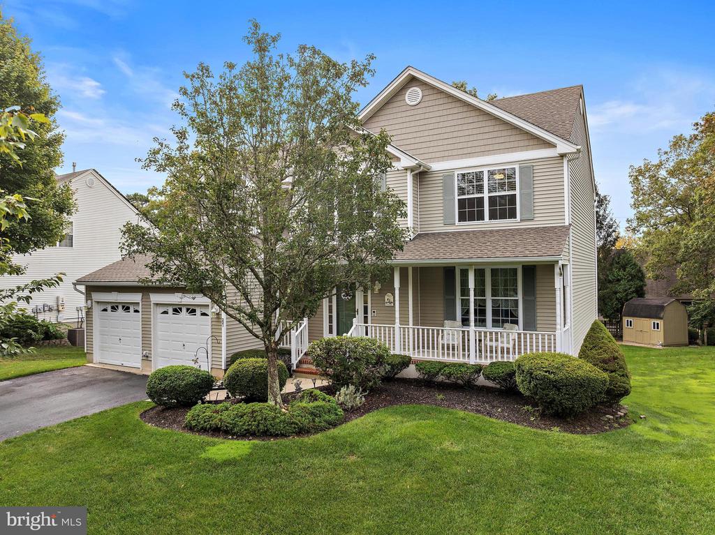 221 LAUREL COURT