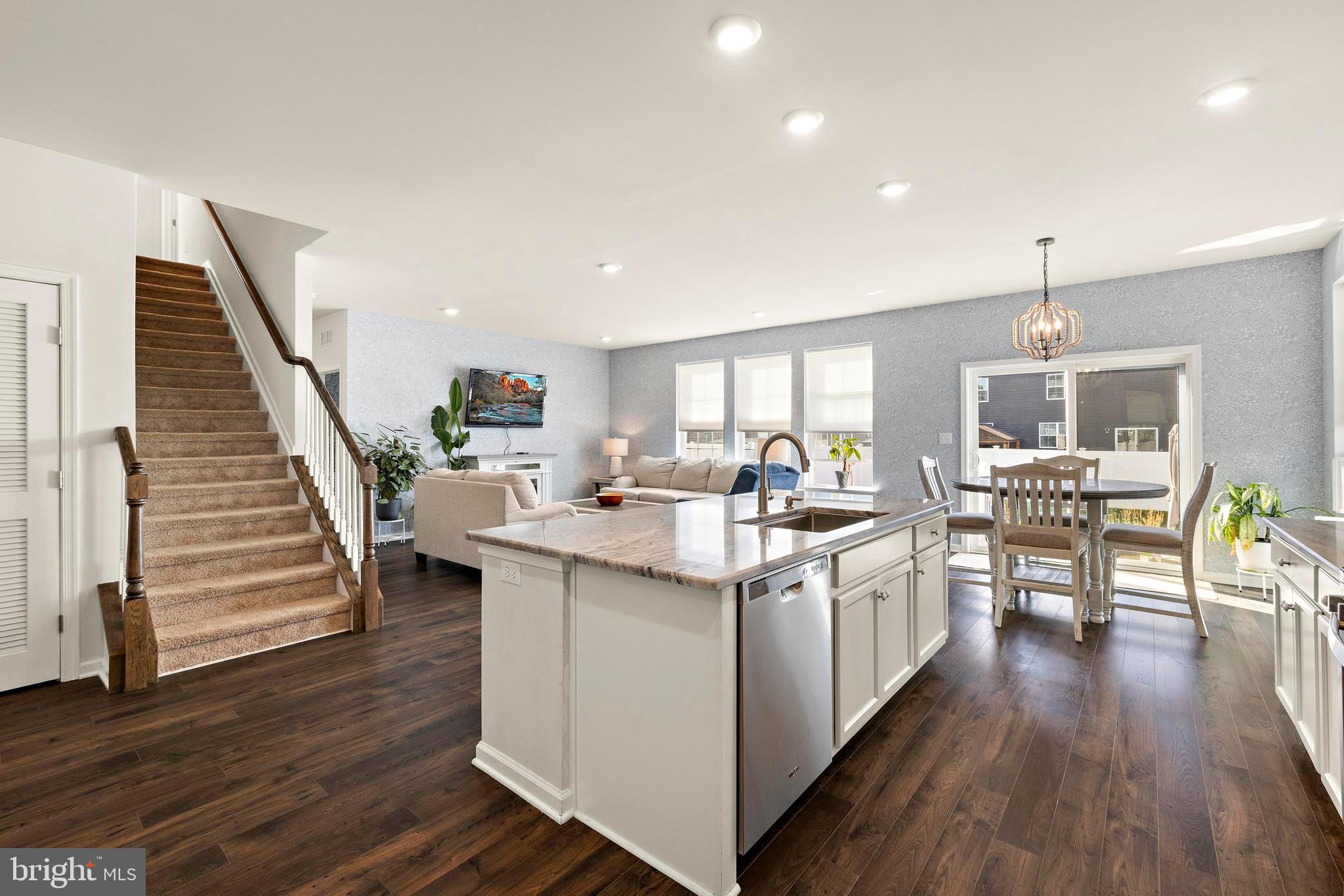55 HOLLOWAY AVENUE