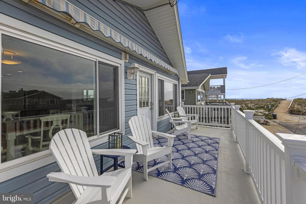 229 MERIVALE AVENUE UNIT B - 2ND FLOOR