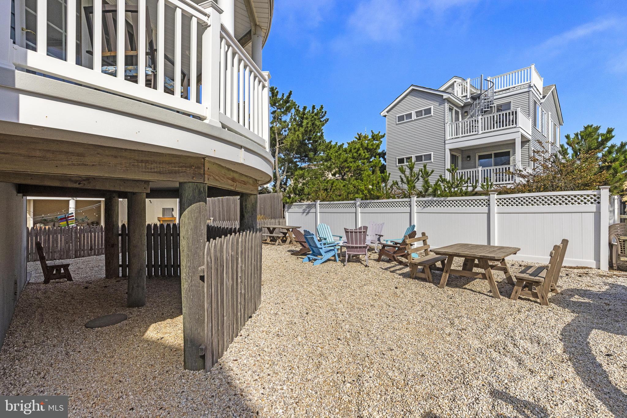 229 MERIVALE AVENUE UNIT B - 2ND FLOOR