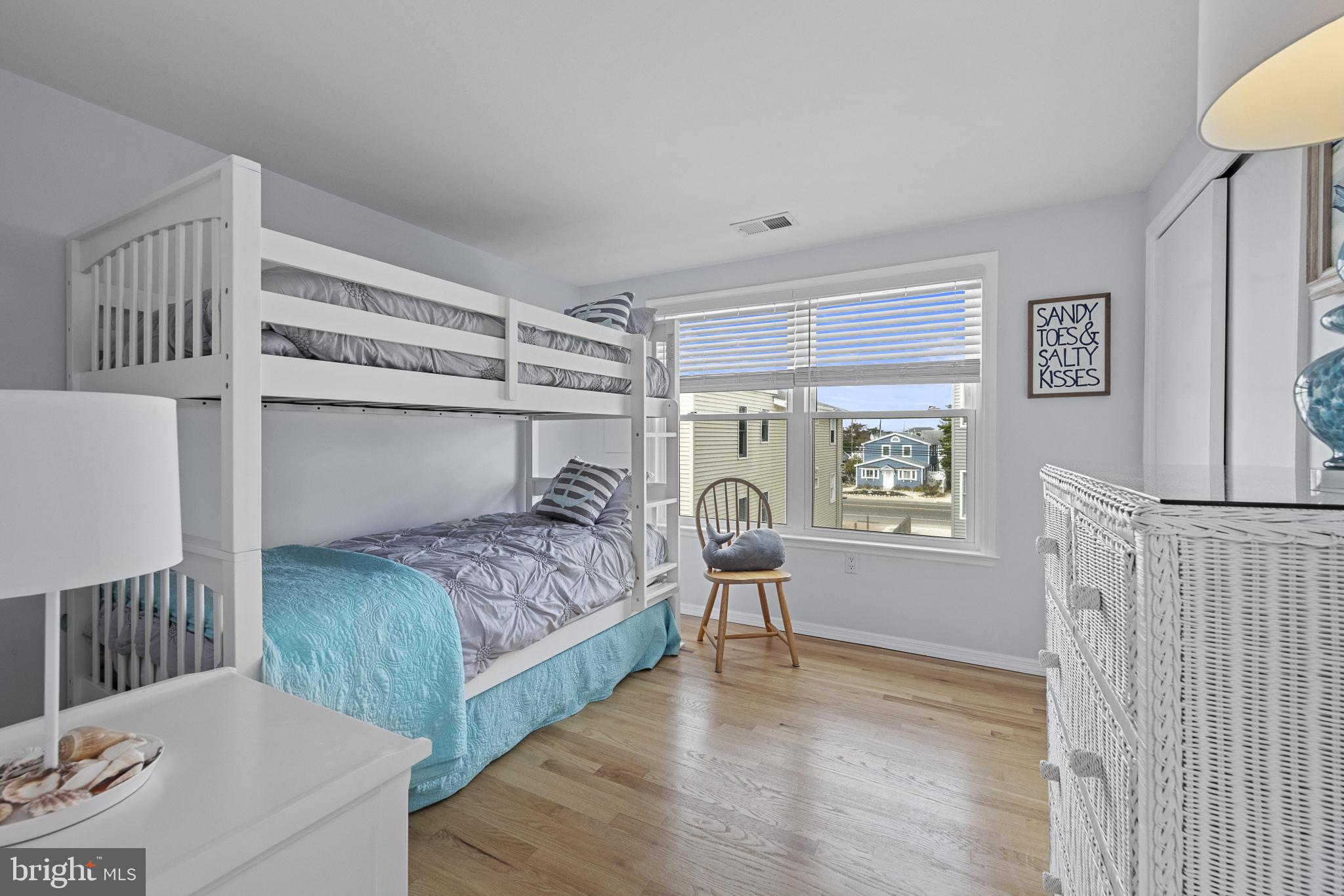 229 MERIVALE AVENUE UNIT B - 2ND FLOOR