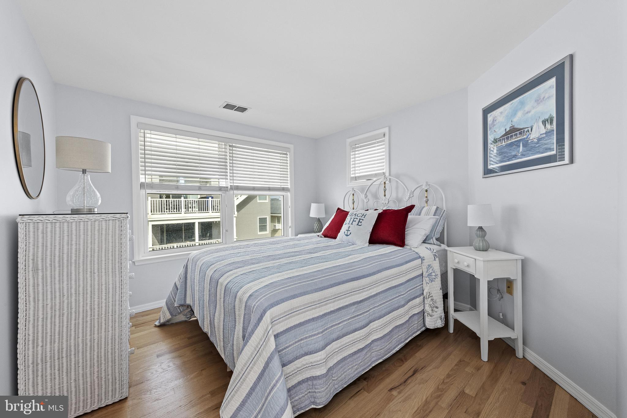 229 MERIVALE AVENUE UNIT B - 2ND FLOOR