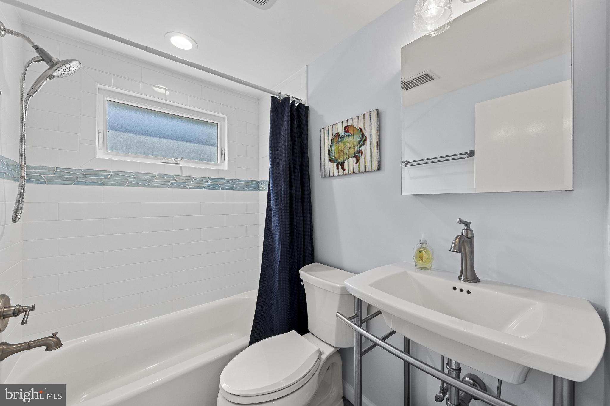 229 MERIVALE AVENUE UNIT B - 2ND FLOOR