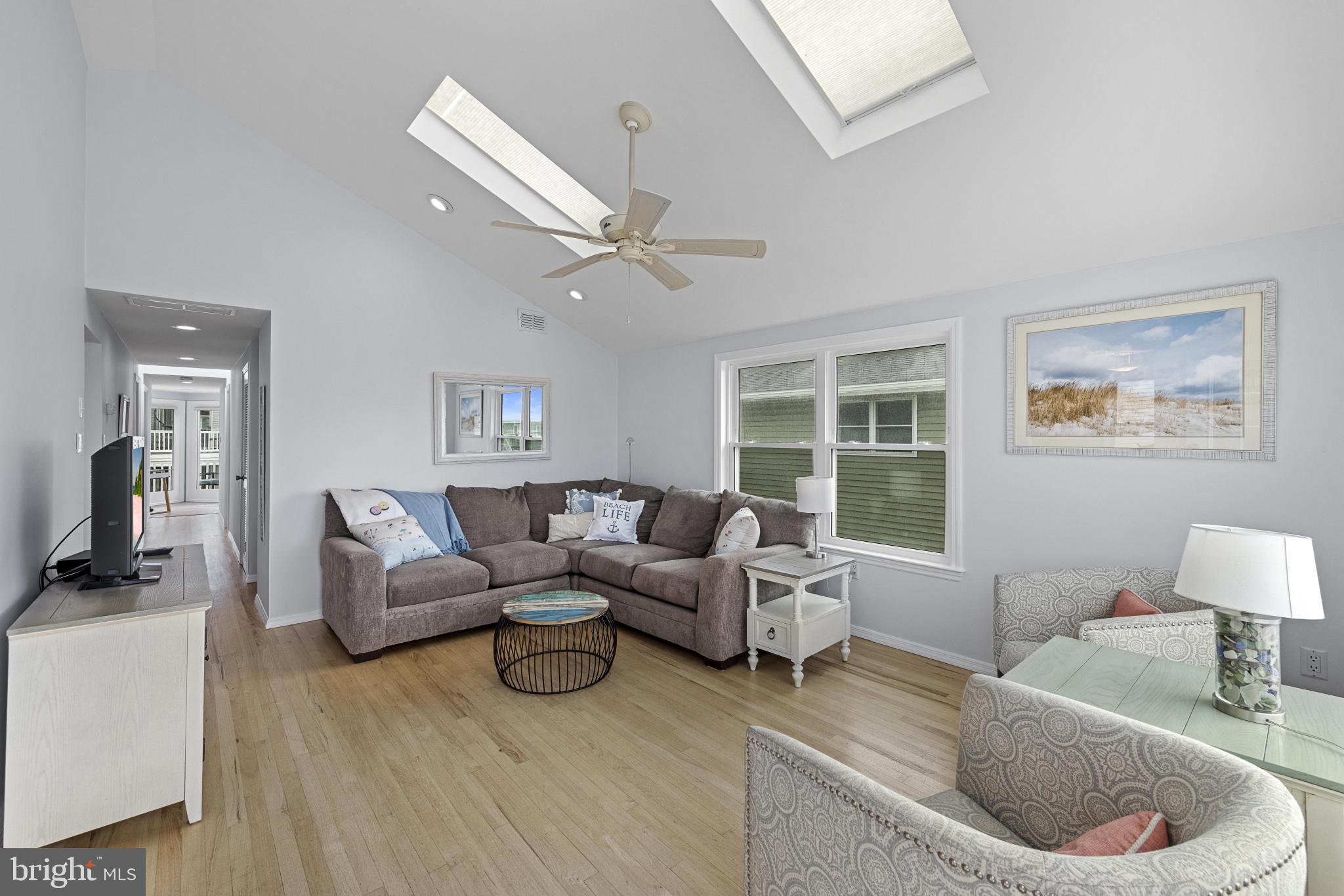 229 MERIVALE AVENUE UNIT B - 2ND FLOOR
