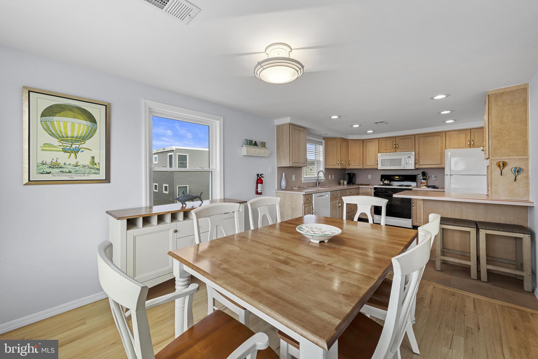 229 MERIVALE AVENUE UNIT B - 2ND FLOOR
