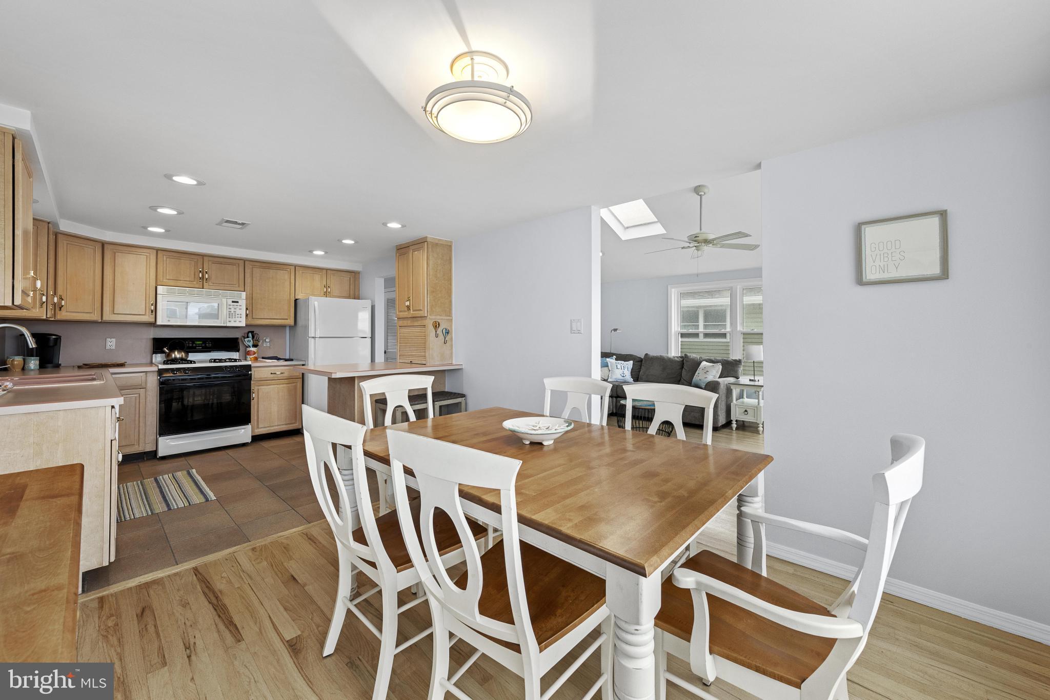 229 MERIVALE AVENUE UNIT B - 2ND FLOOR