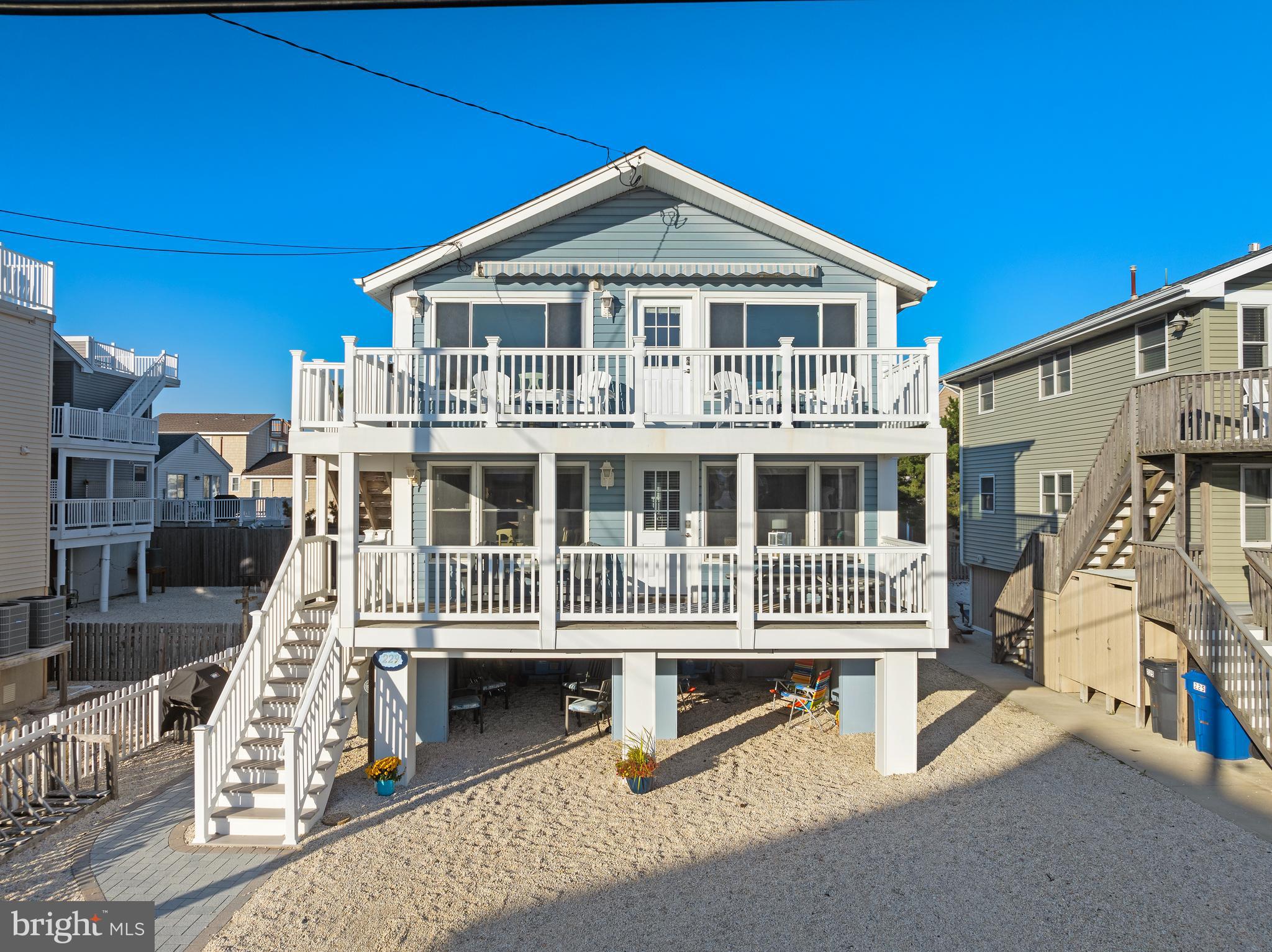 229 MERIVALE AVENUE A 1ST FLOOR