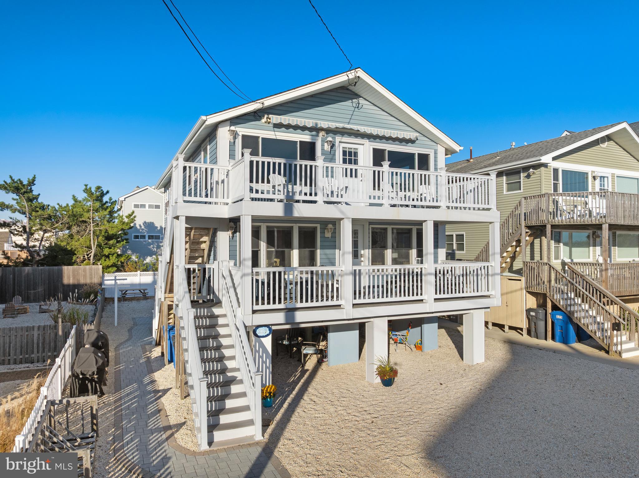 229 MERIVALE AVENUE A 1ST FLOOR