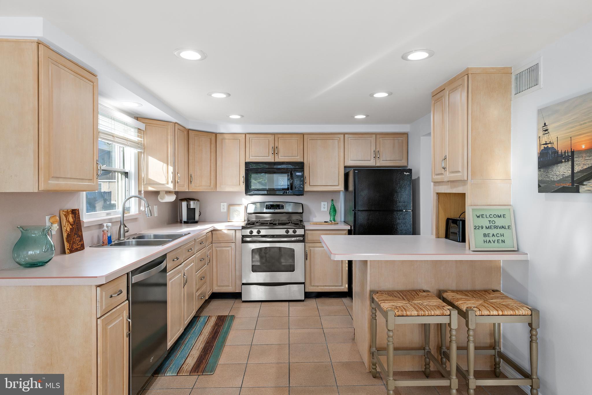 229 MERIVALE AVENUE A 1ST FLOOR