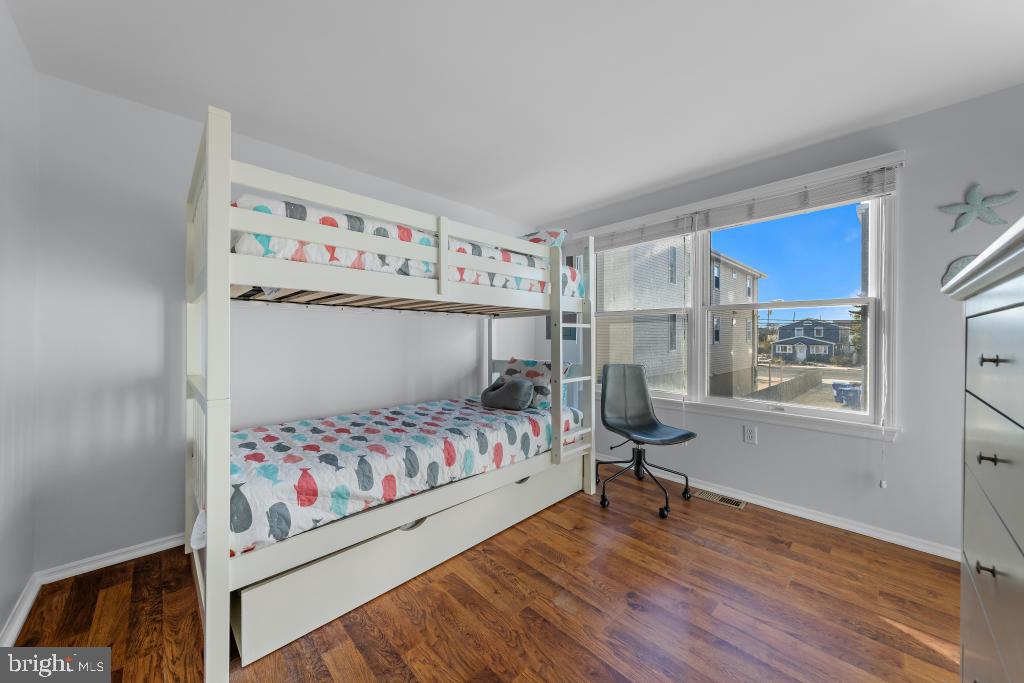 229 MERIVALE AVENUE A 1ST FLOOR