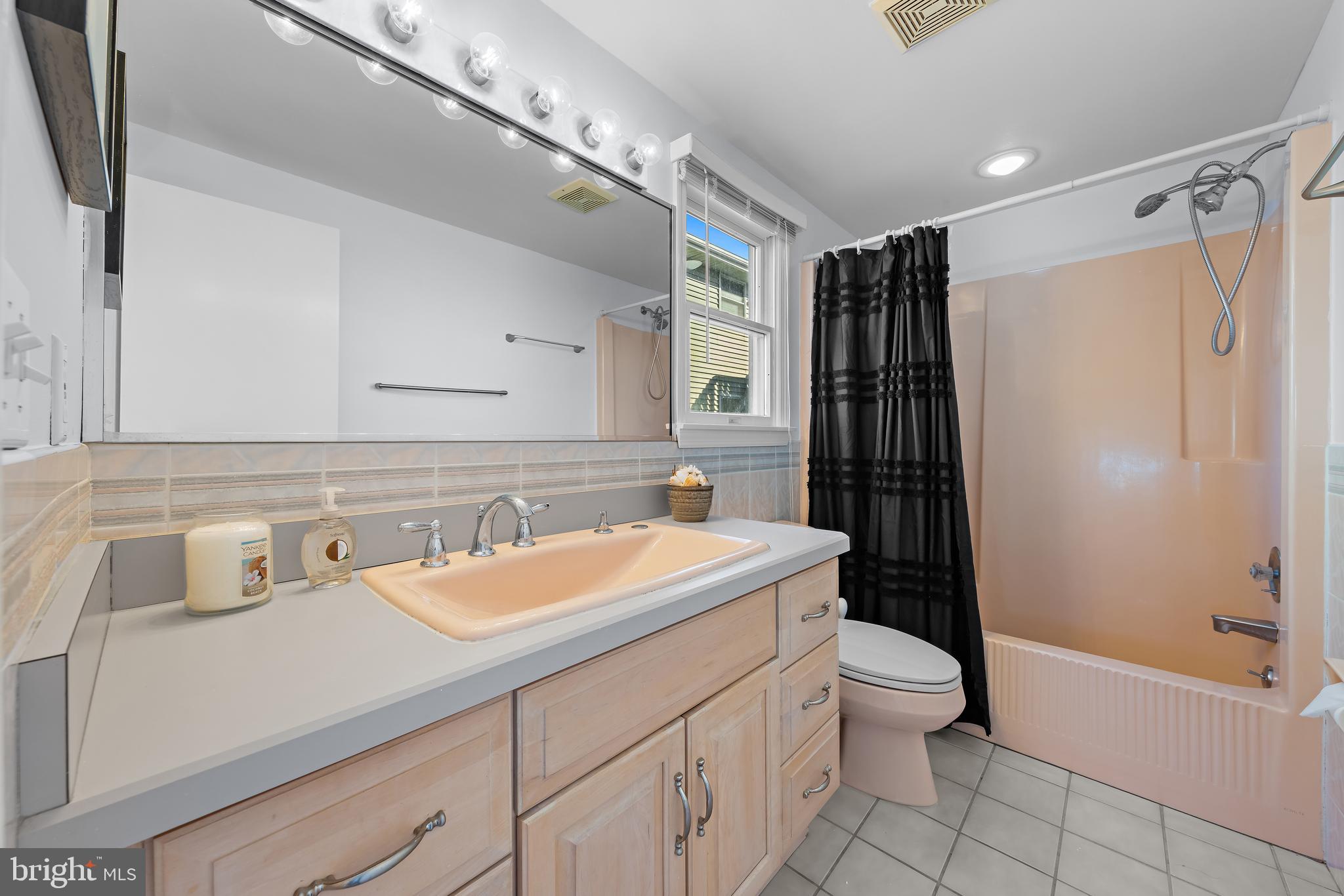 229 MERIVALE AVENUE A 1ST FLOOR