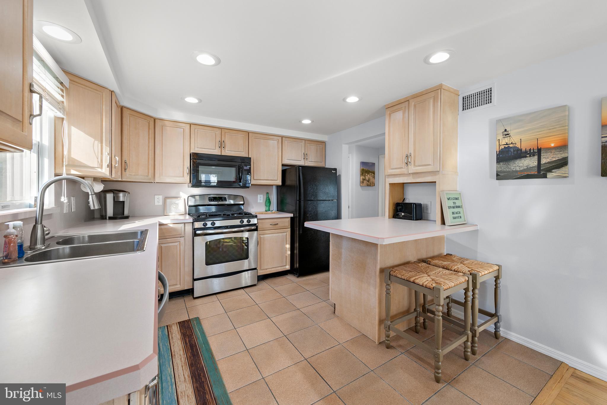 229 MERIVALE AVENUE A 1ST FLOOR