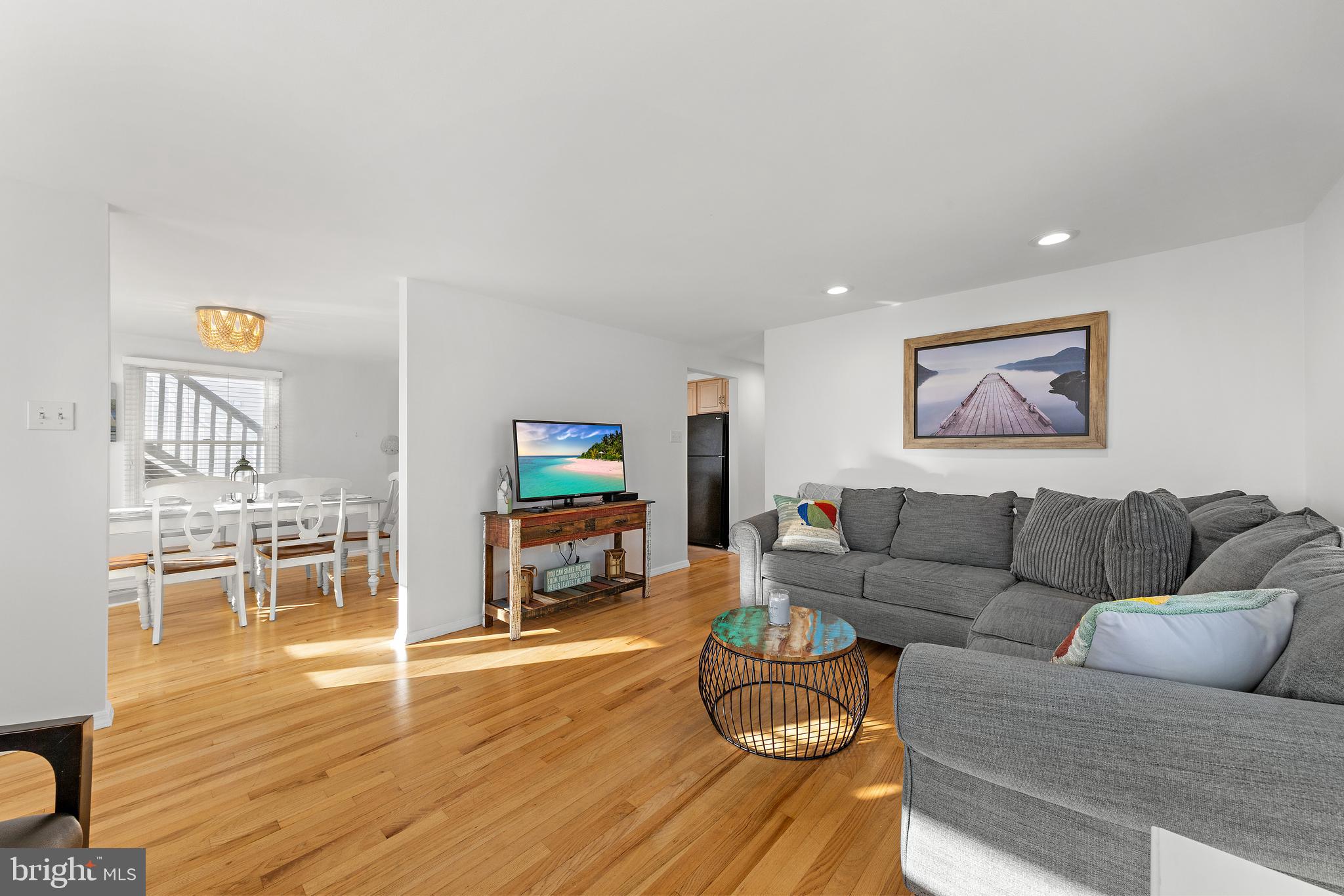 229 MERIVALE AVENUE A 1ST FLOOR