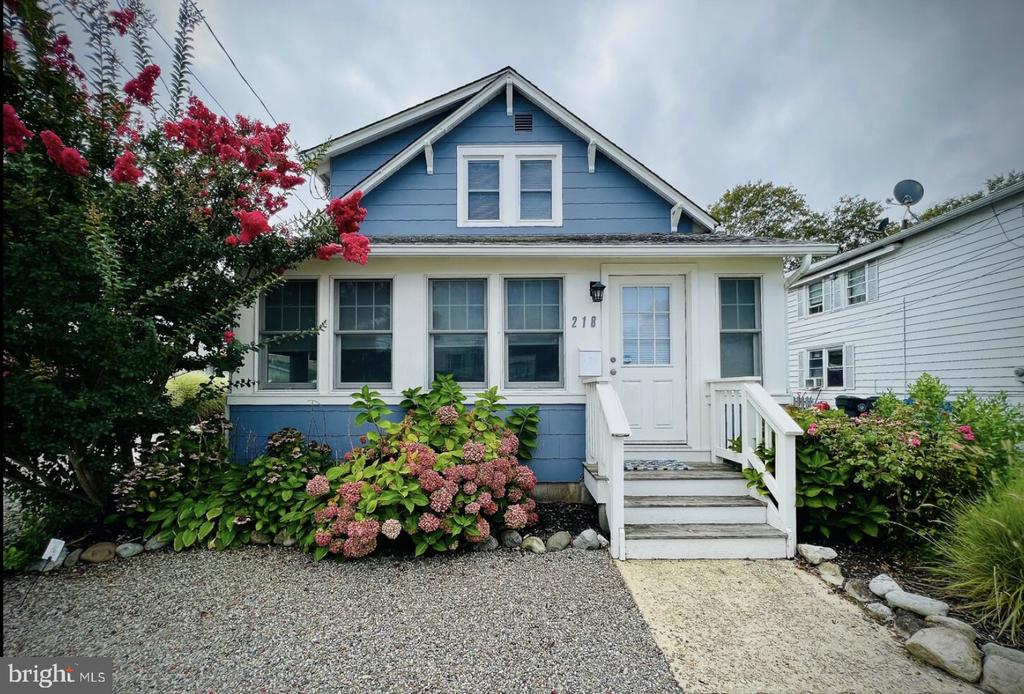 218 CORAL STREET