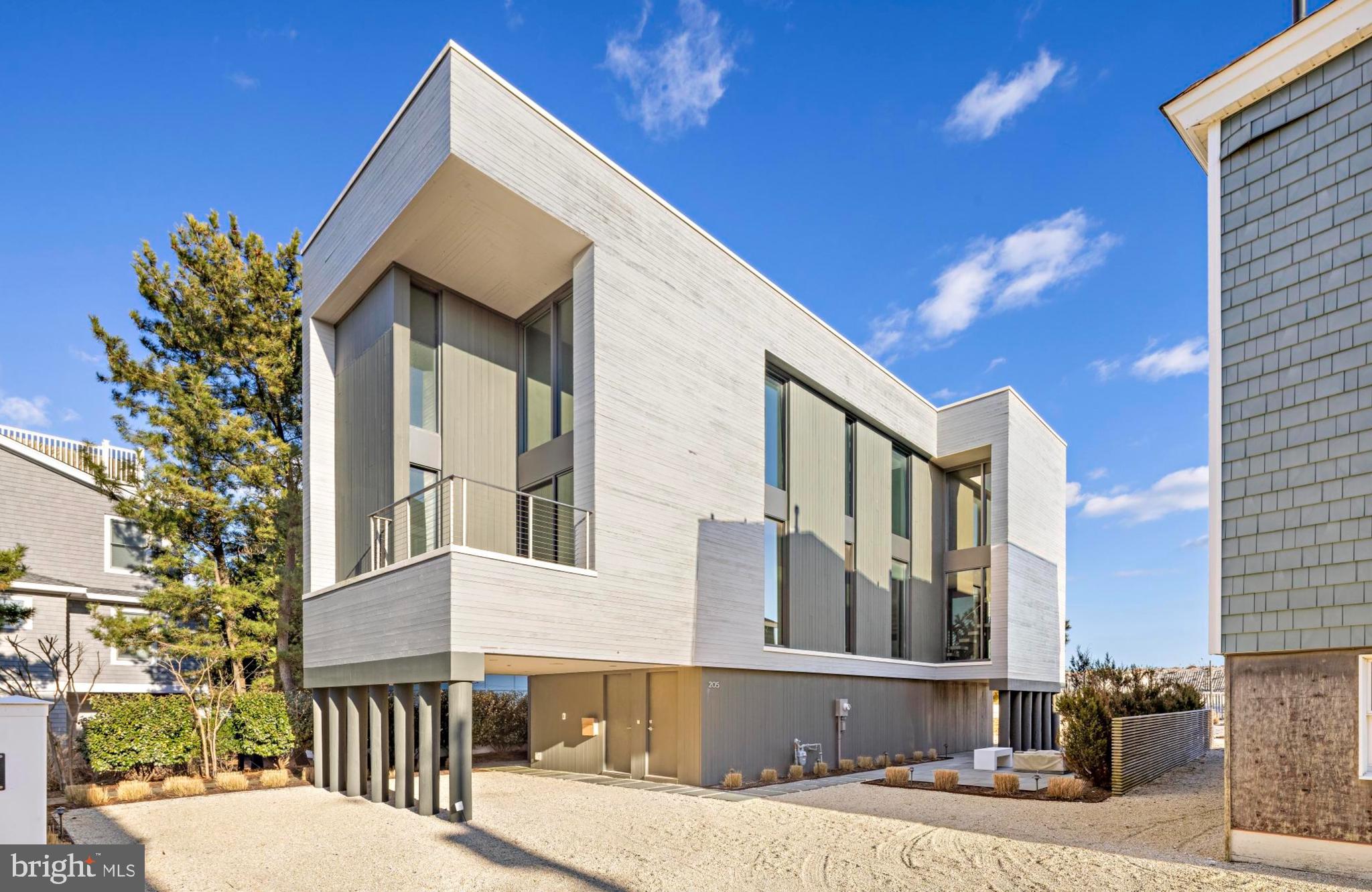 205 STRATFORD AVENUE