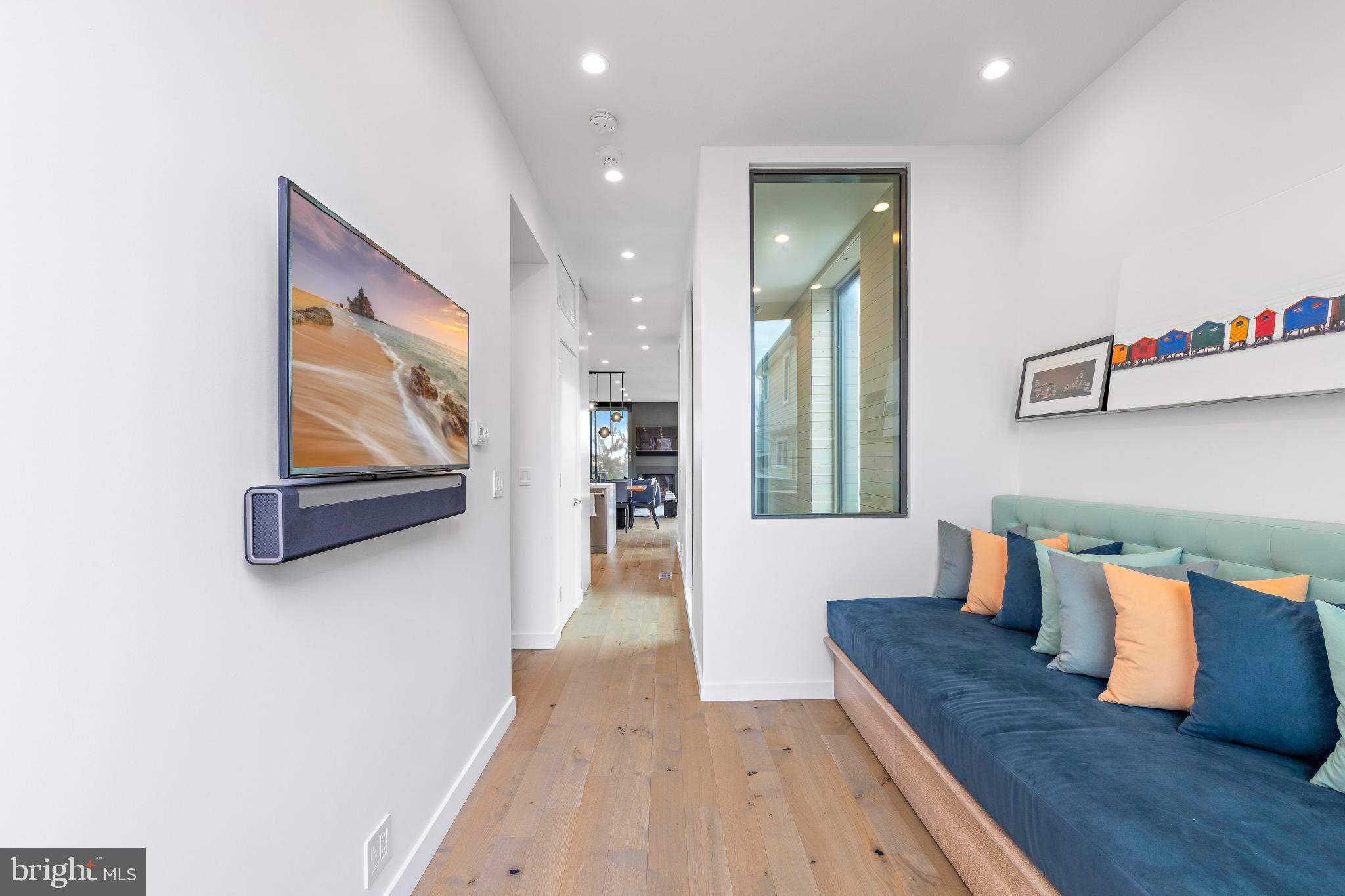 205 STRATFORD AVENUE