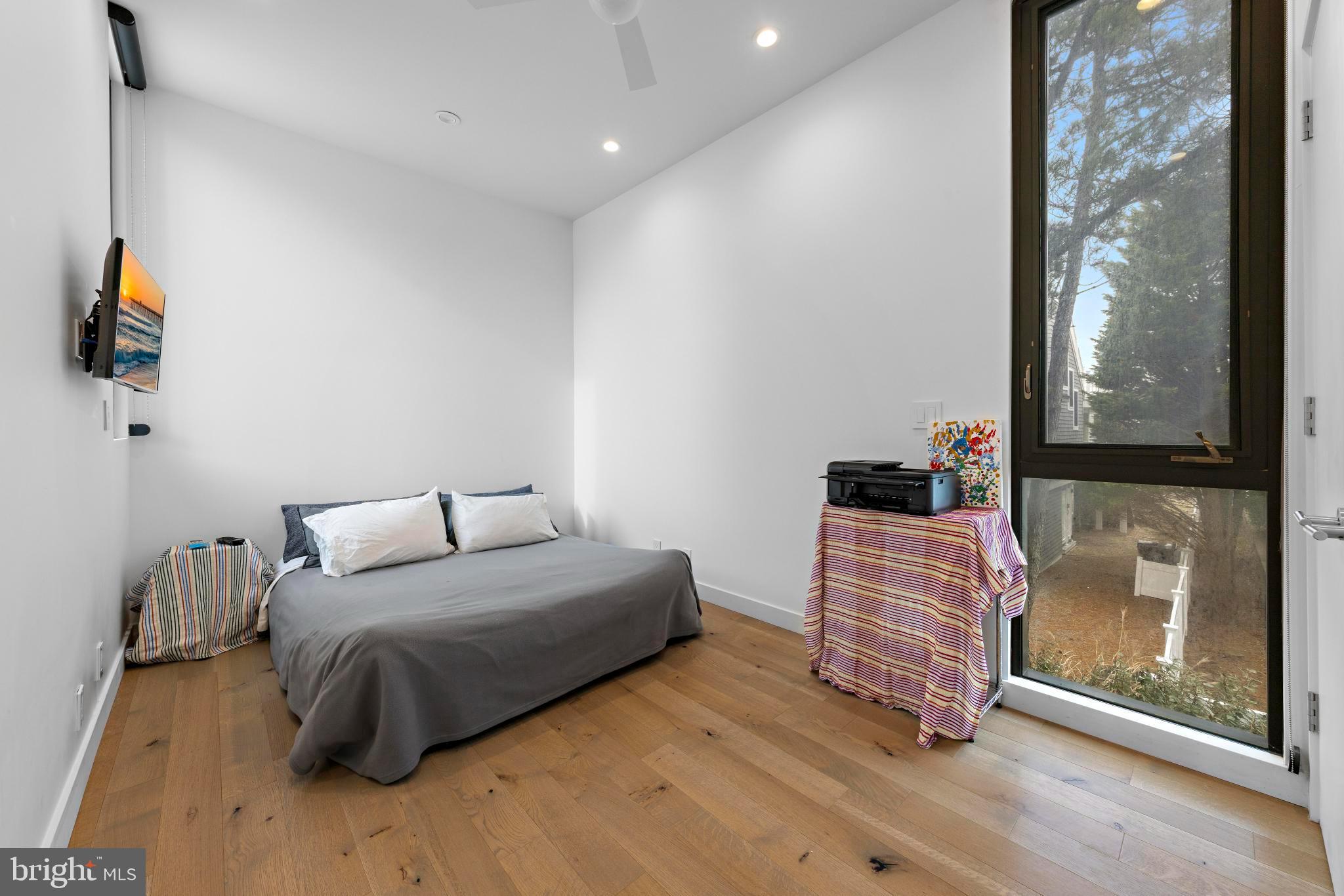 205 STRATFORD AVENUE