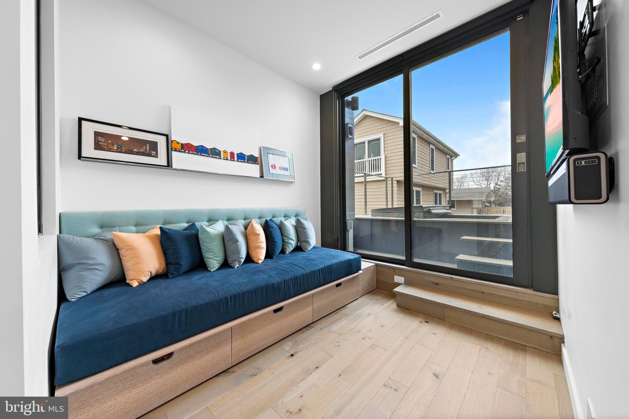 205 STRATFORD AVENUE