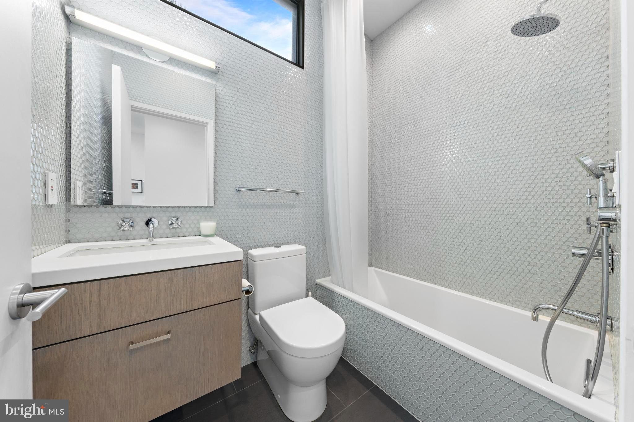 205 STRATFORD AVENUE