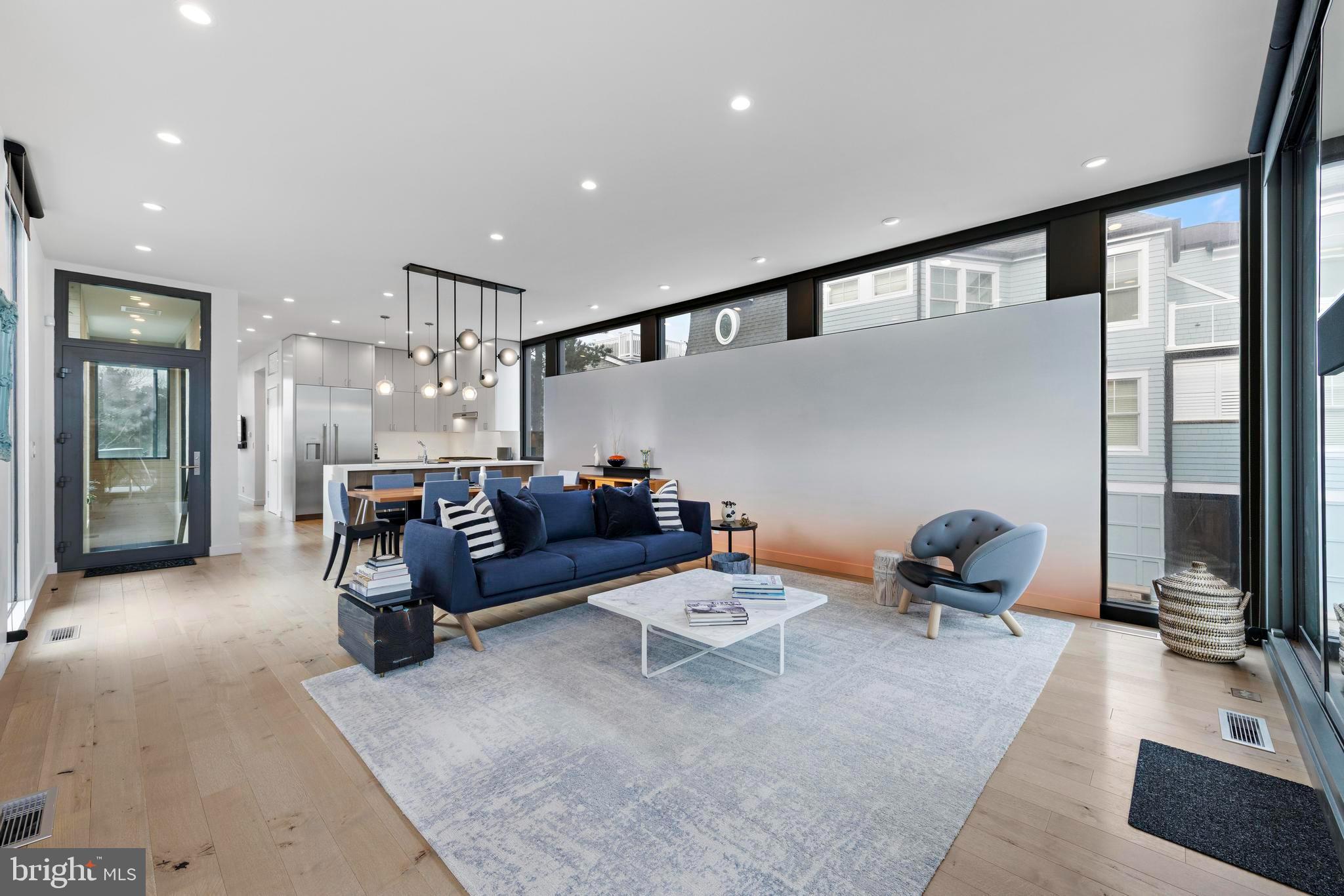 205 STRATFORD AVENUE