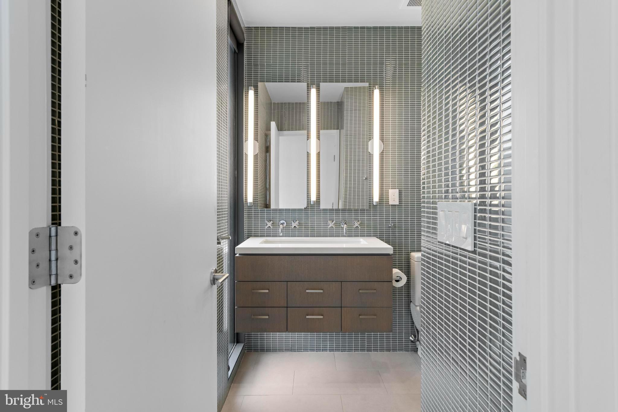 205 STRATFORD AVENUE