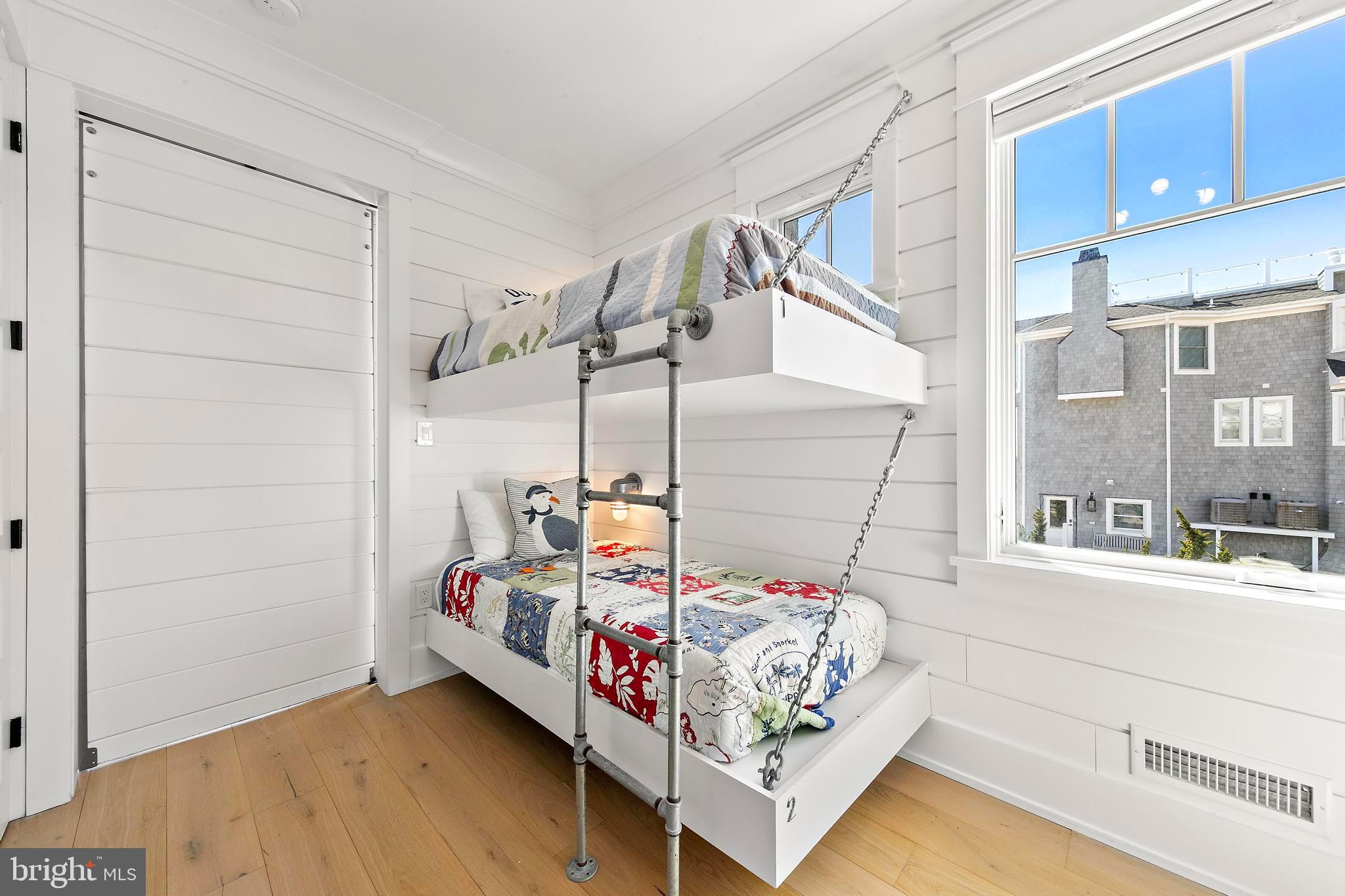 917 S ATLANTIC AVENUE