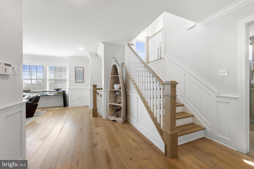123 E COLORADO