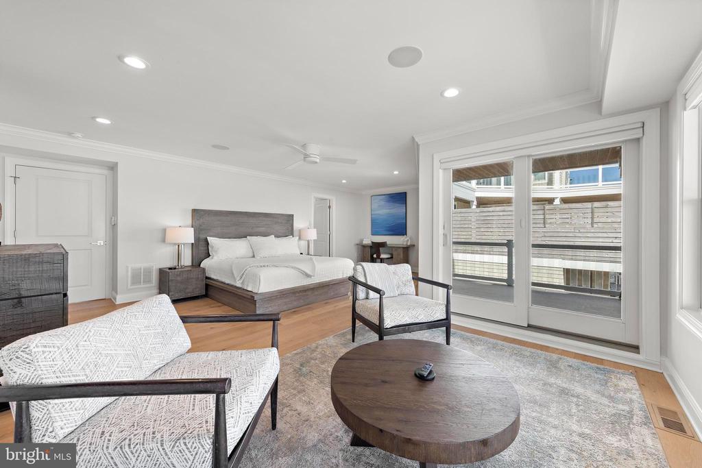 123 E COLORADO