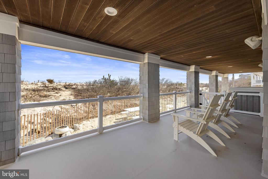123 E COLORADO