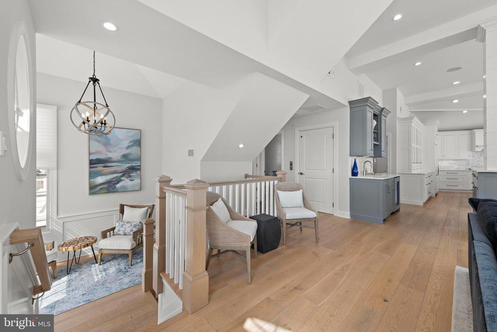 123 E COLORADO