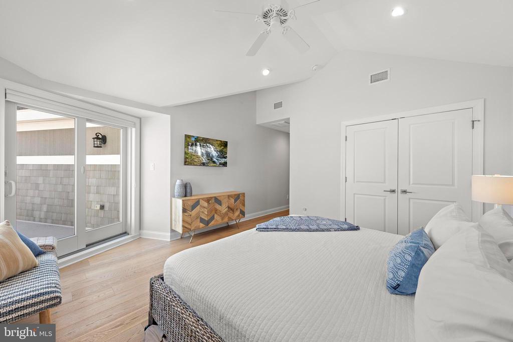 123 E COLORADO