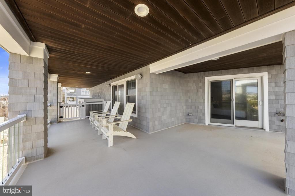 123 E COLORADO