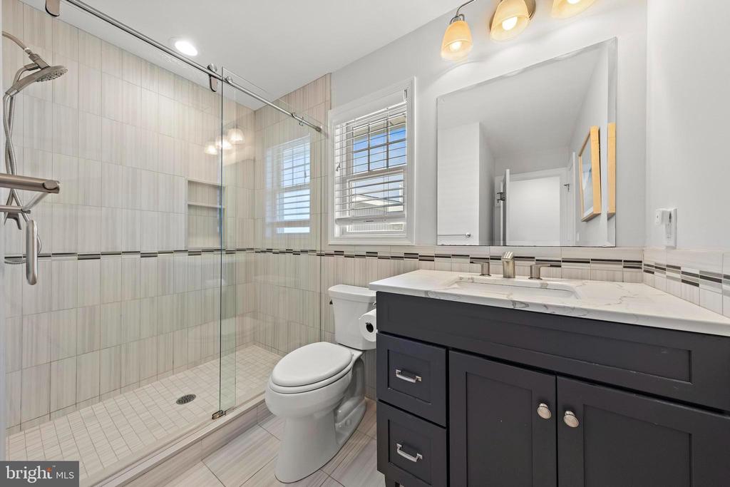 123 E COLORADO